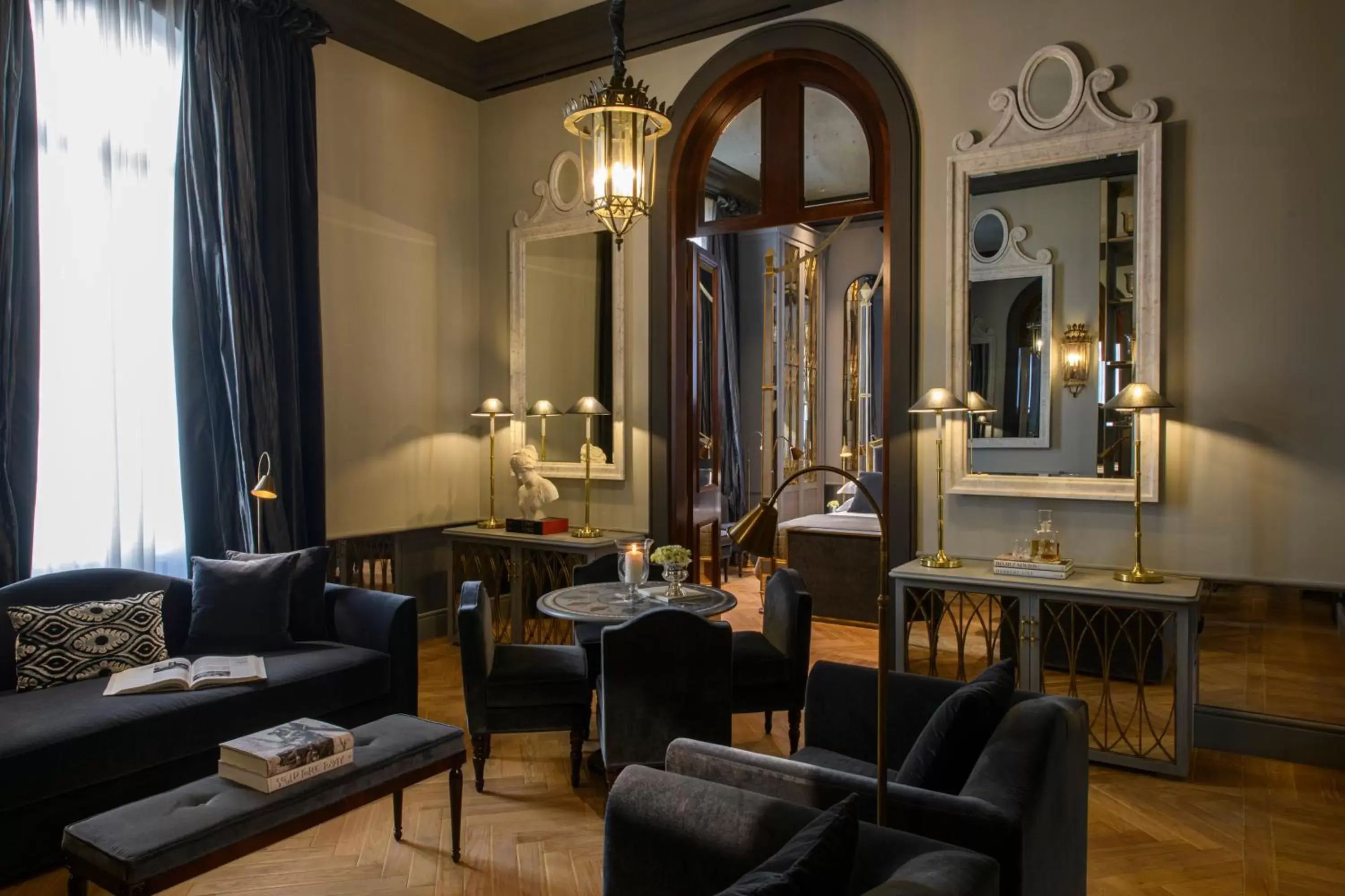 Living room in Helvetia&Bristol Firenze – Starhotels Collezione