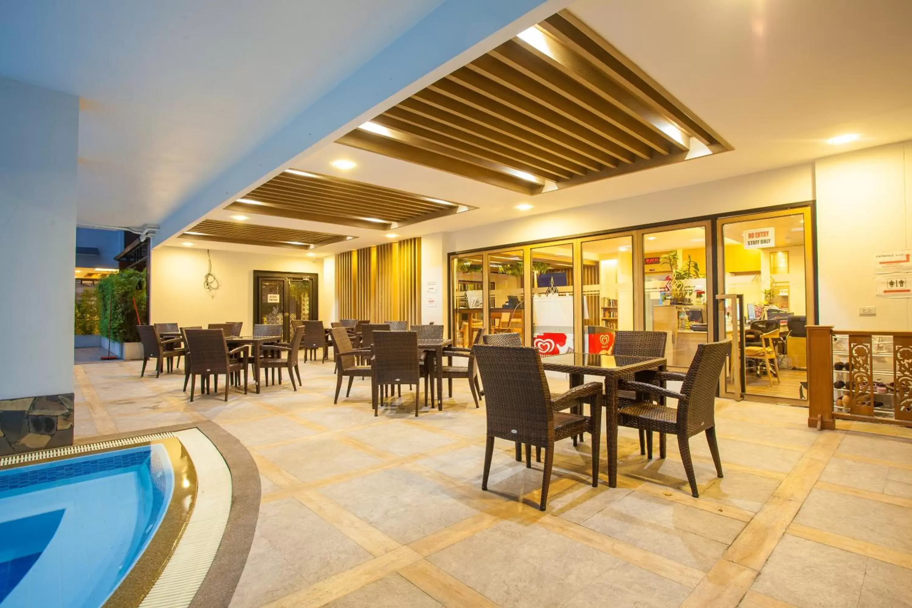 Communal lounge/ TV room, Restaurant/Places to Eat in New Siam Palace Ville Hotel - SHA Extra Plus Certified