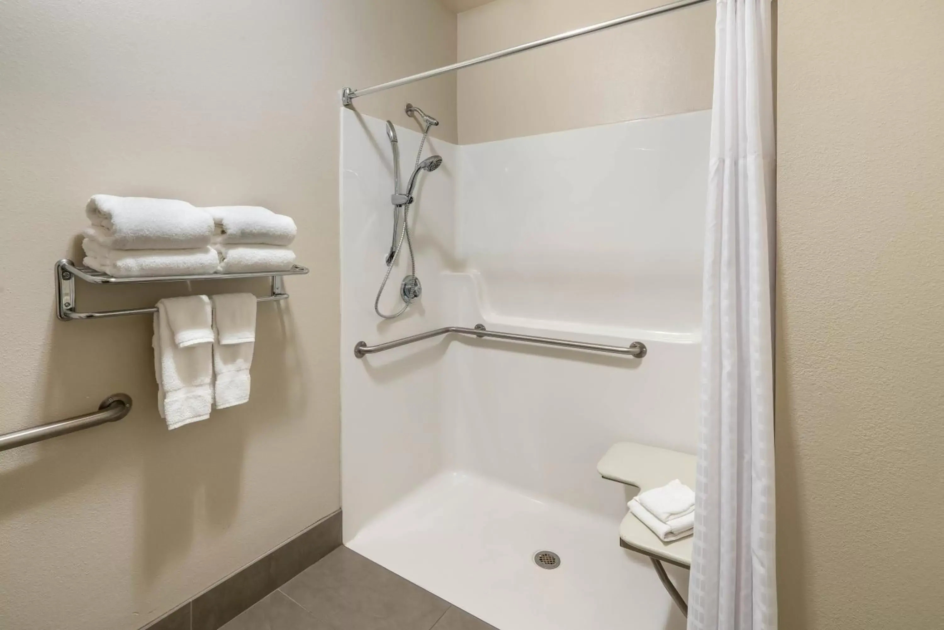 Shower, Bathroom in Best Western Plus Kalispell/Glacier Park West Hotel & Suites