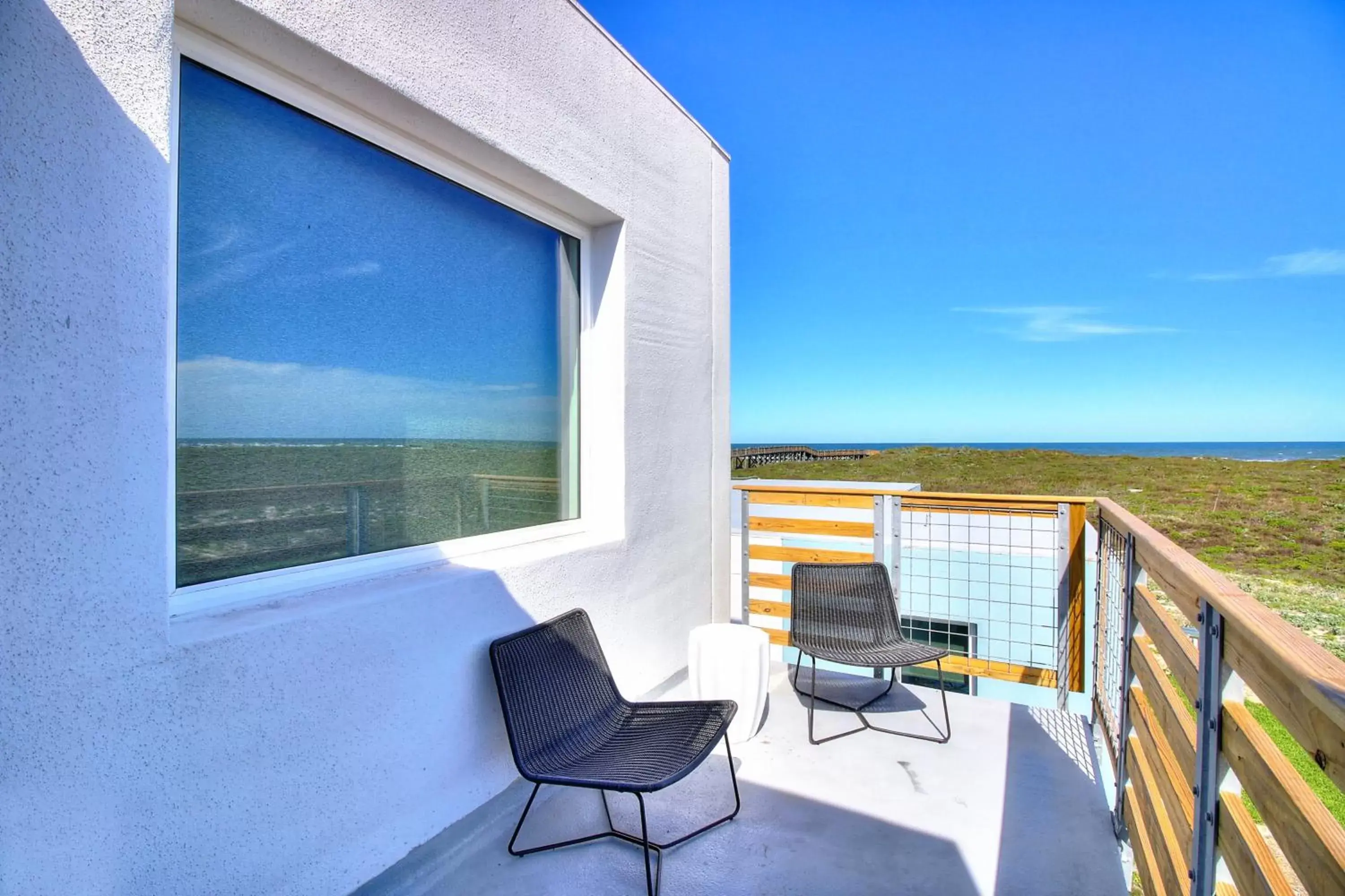 Balcony/Terrace in Lively Beach