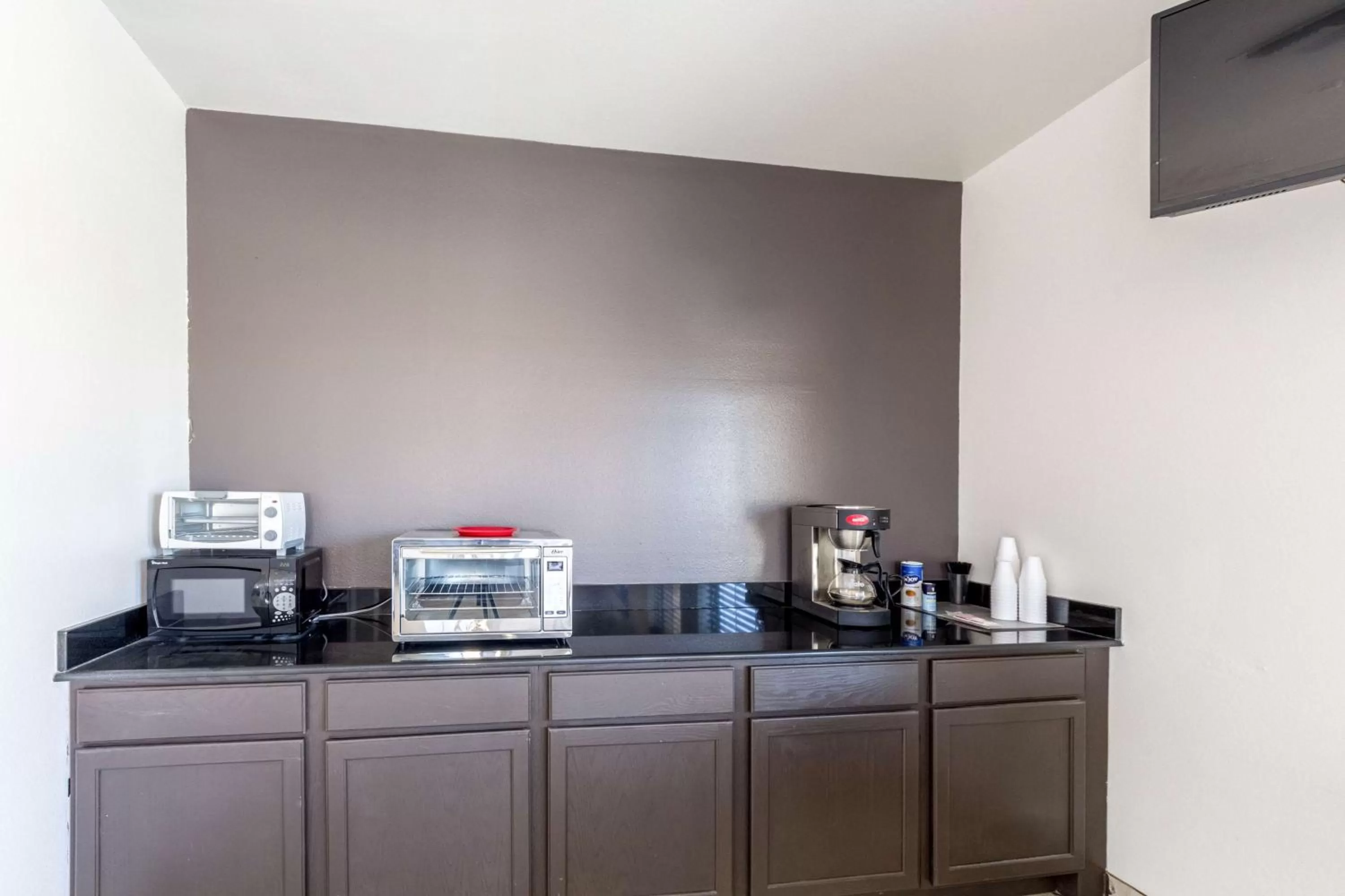 Lobby or reception in Super 8 by Wyndham Kenedy