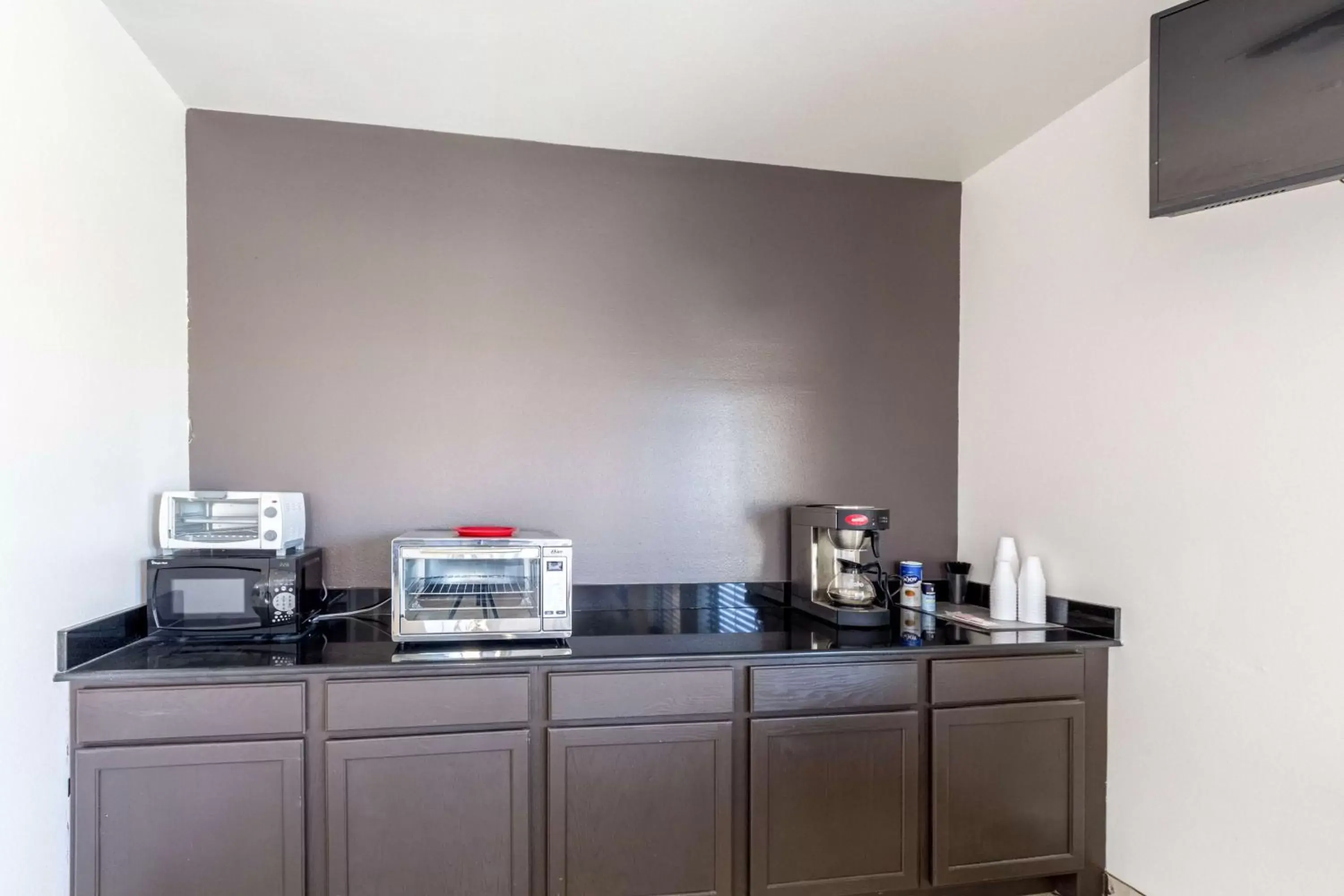 Lobby or reception in Super 8 by Wyndham Kenedy Lobby or reception in Super 8 by Wyndham Kenedy