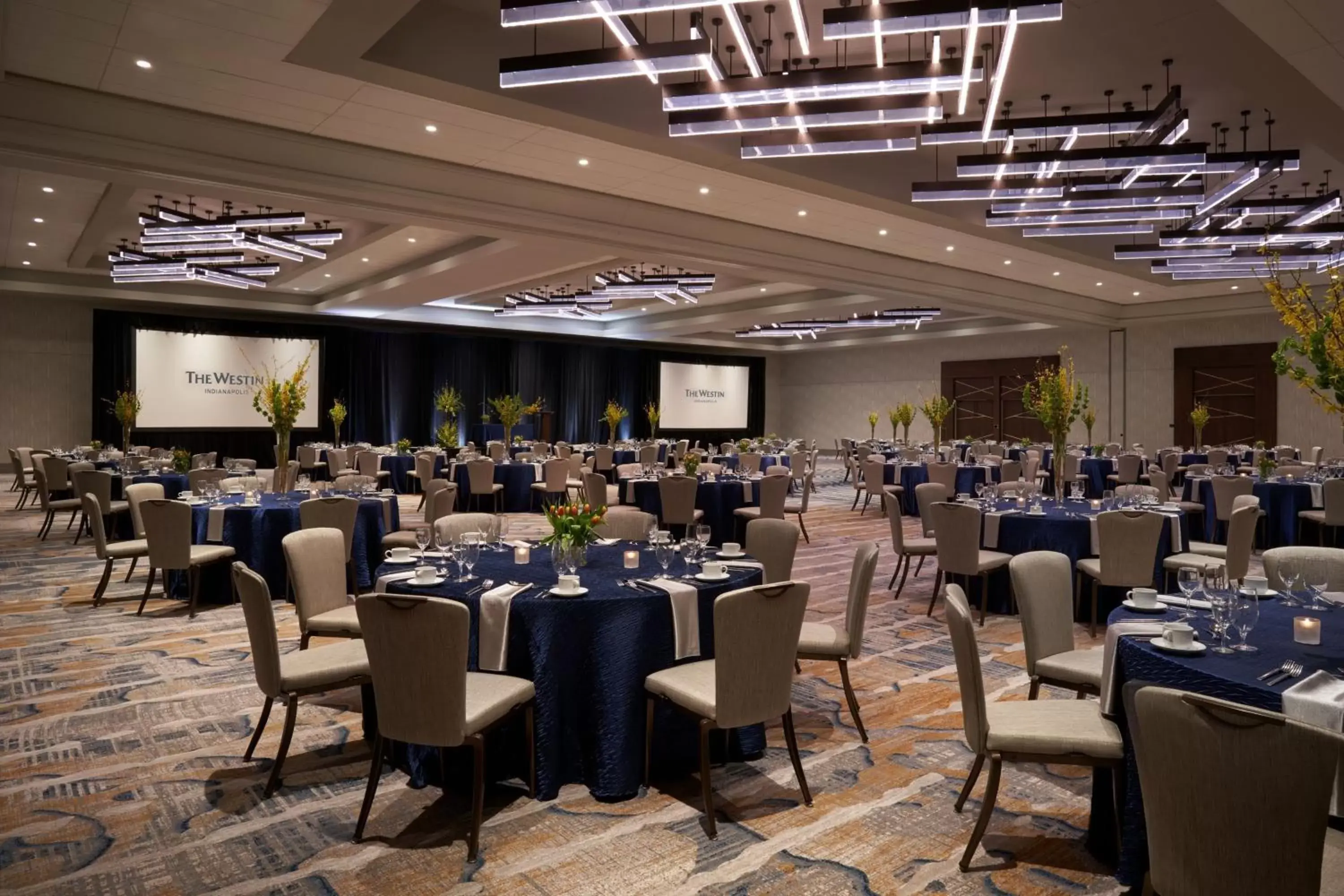 Meeting/conference room, Restaurant/Places to Eat in The Westin Indianapolis