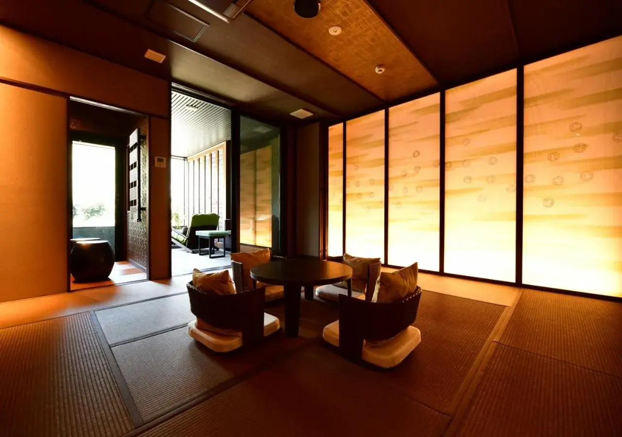 Photo of the whole room in Balinese onsen ryokan Hakone Airu