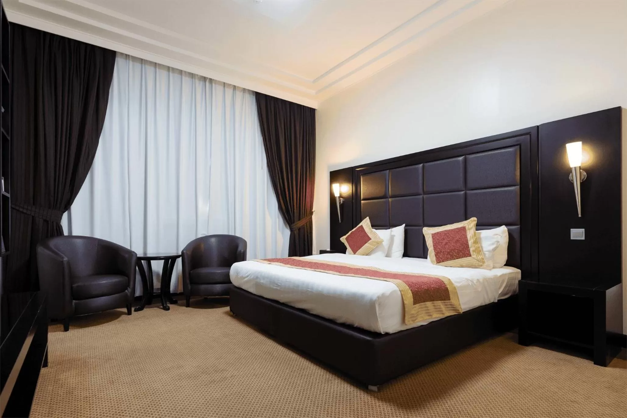 Bed in Royal Beach Hotel & Resort