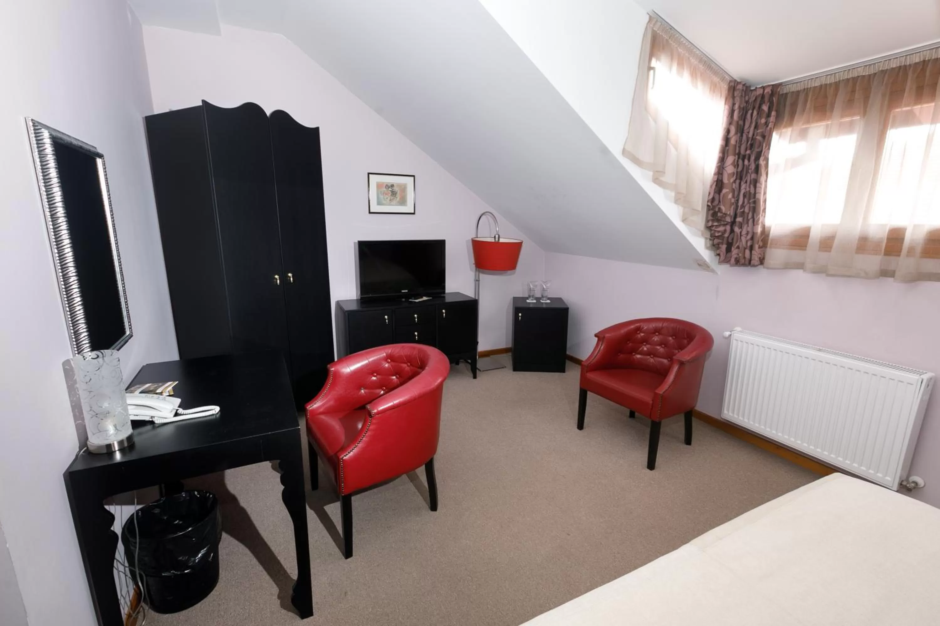 Photo of the whole room, Bed in Art Garni Hotel