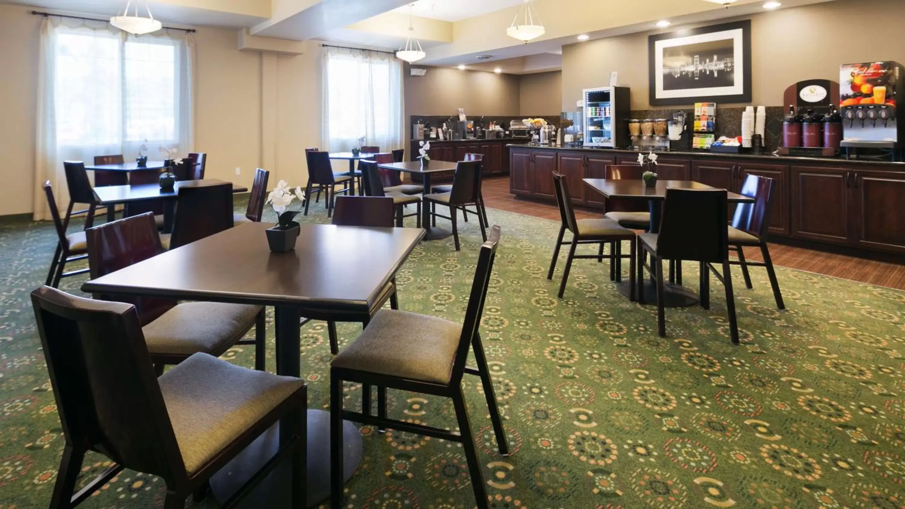 Restaurant/Places to Eat in Best Western Plus Port of Camas-Washougal Convention Center