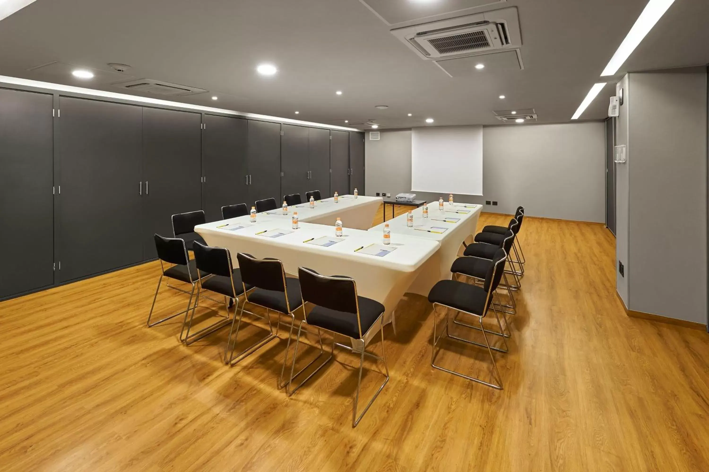 Meeting/conference room in City Express by Marriott EBC Reforma