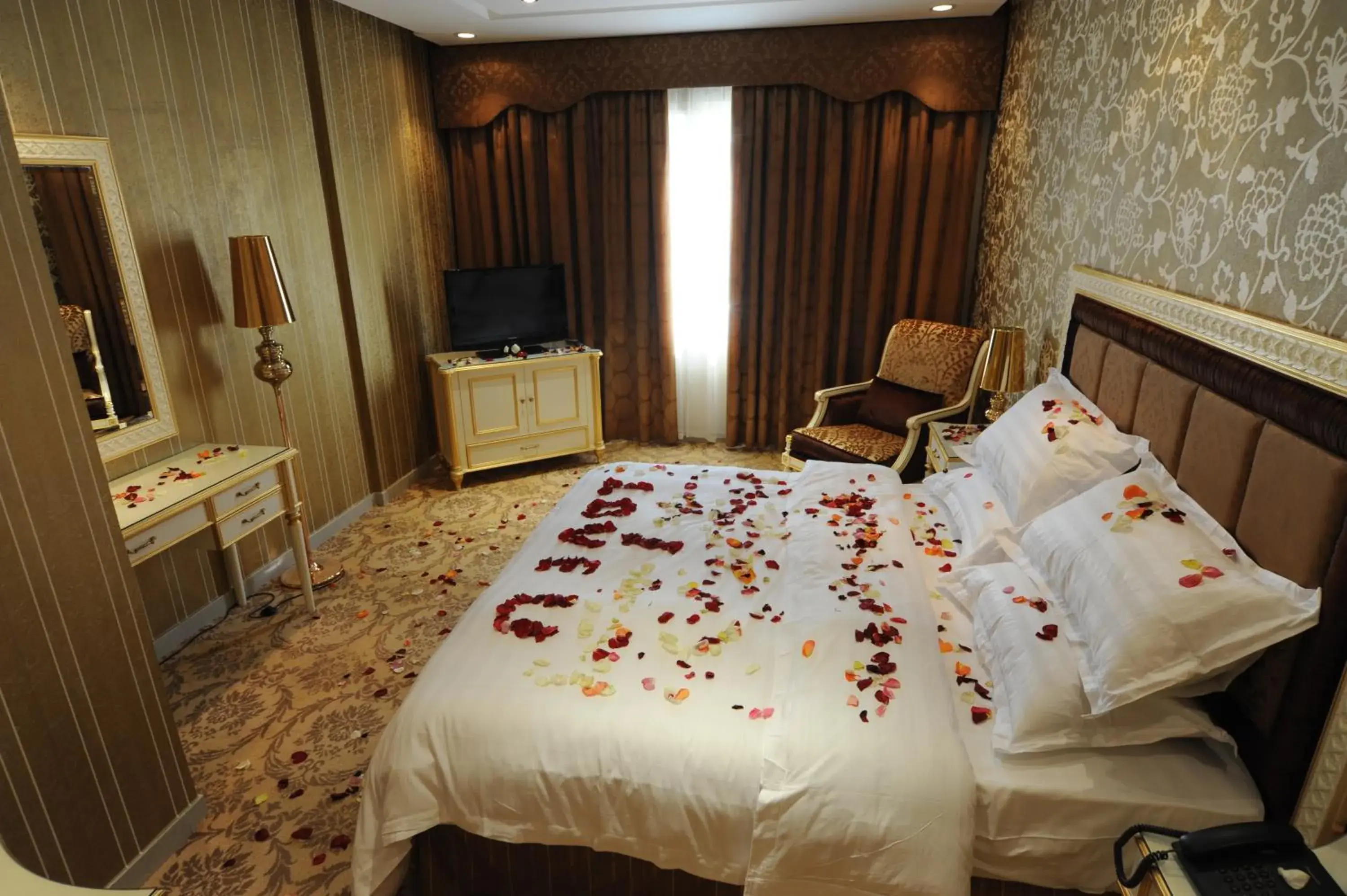 Bedroom, Room Photo in Rose Garden Hotel