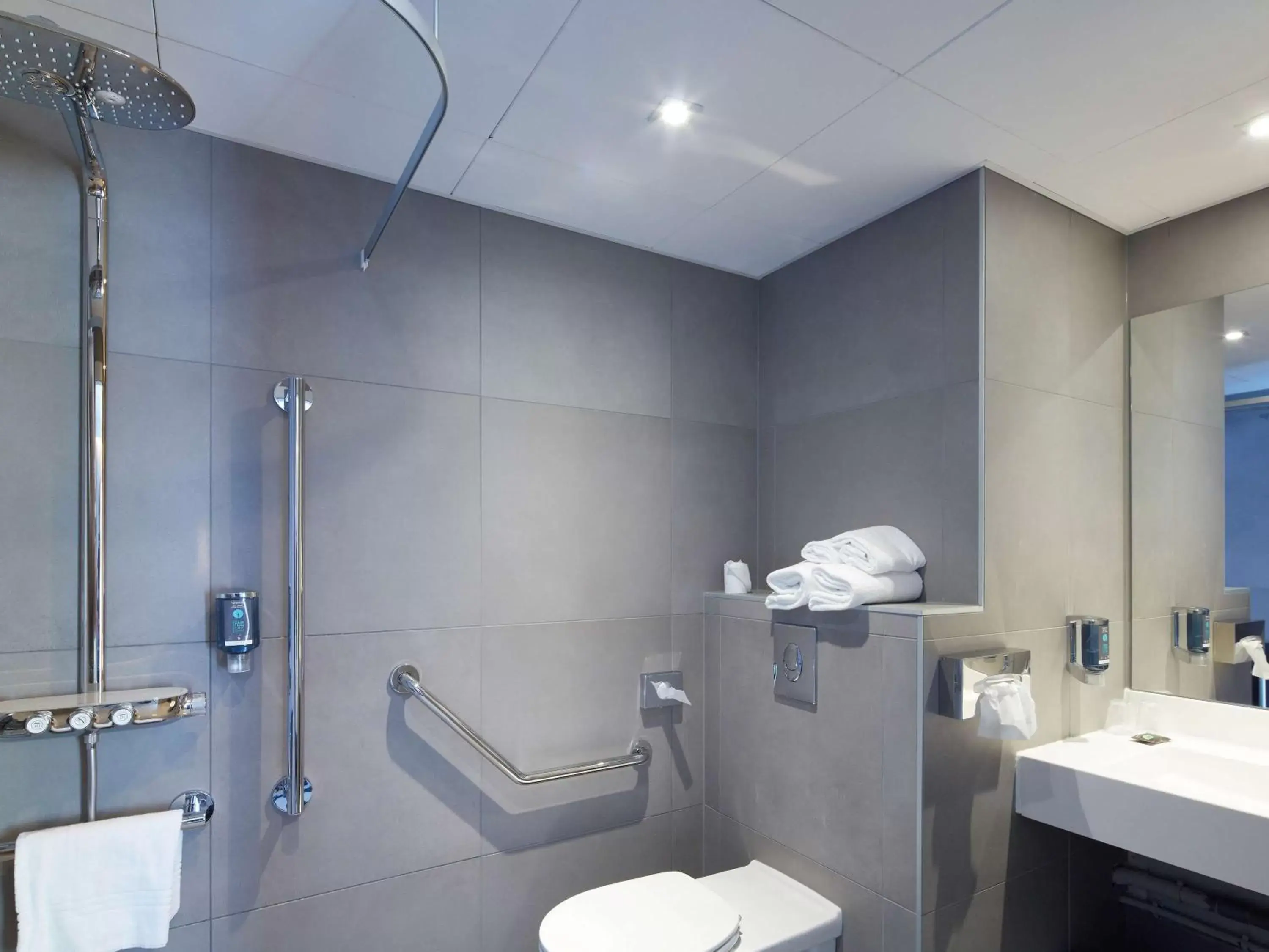 Photo of the whole room, Bathroom in Novotel Suites Colmar Centre
