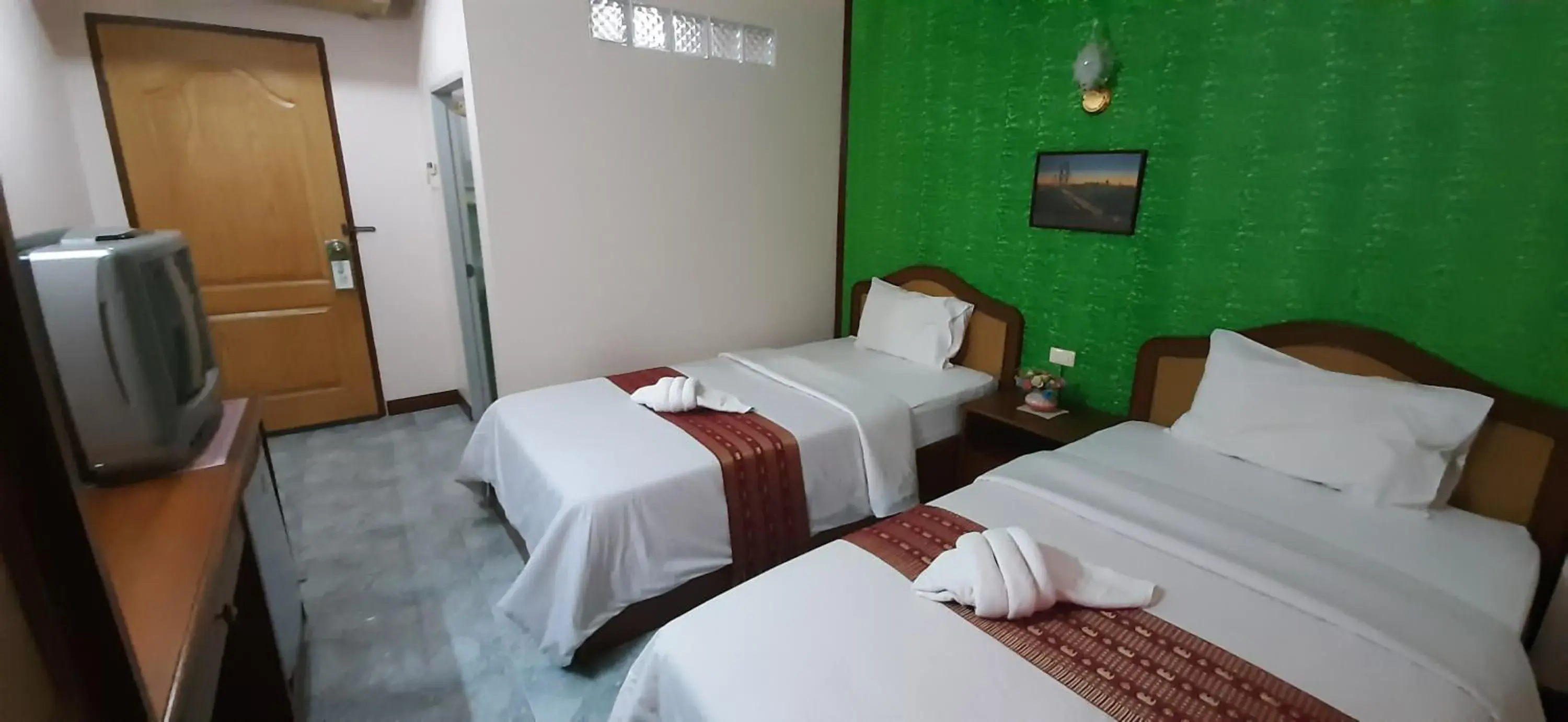 Bed in Thepparat Lodge Krabi