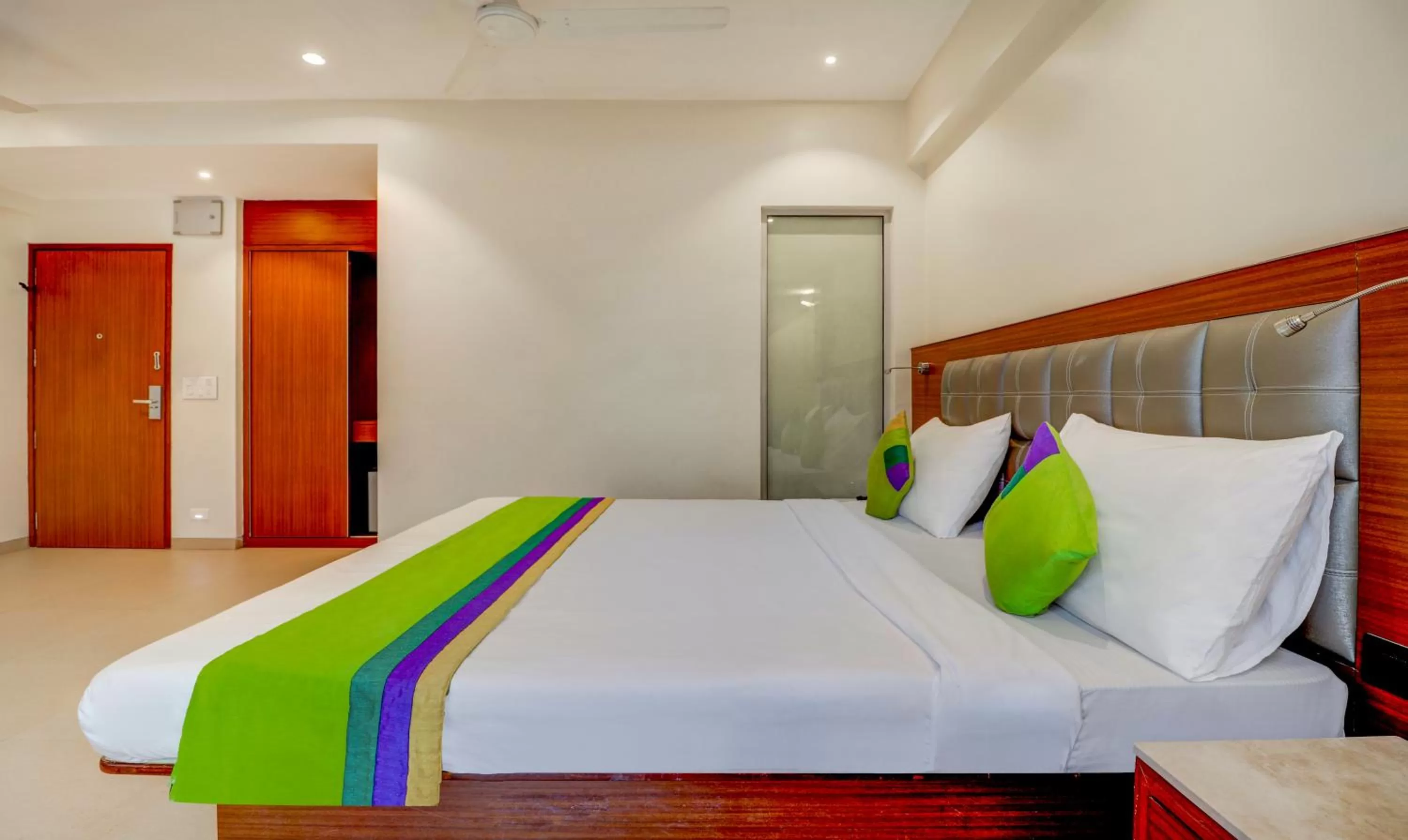 Bed in Treebo Ranjeet Shivaji Nagar