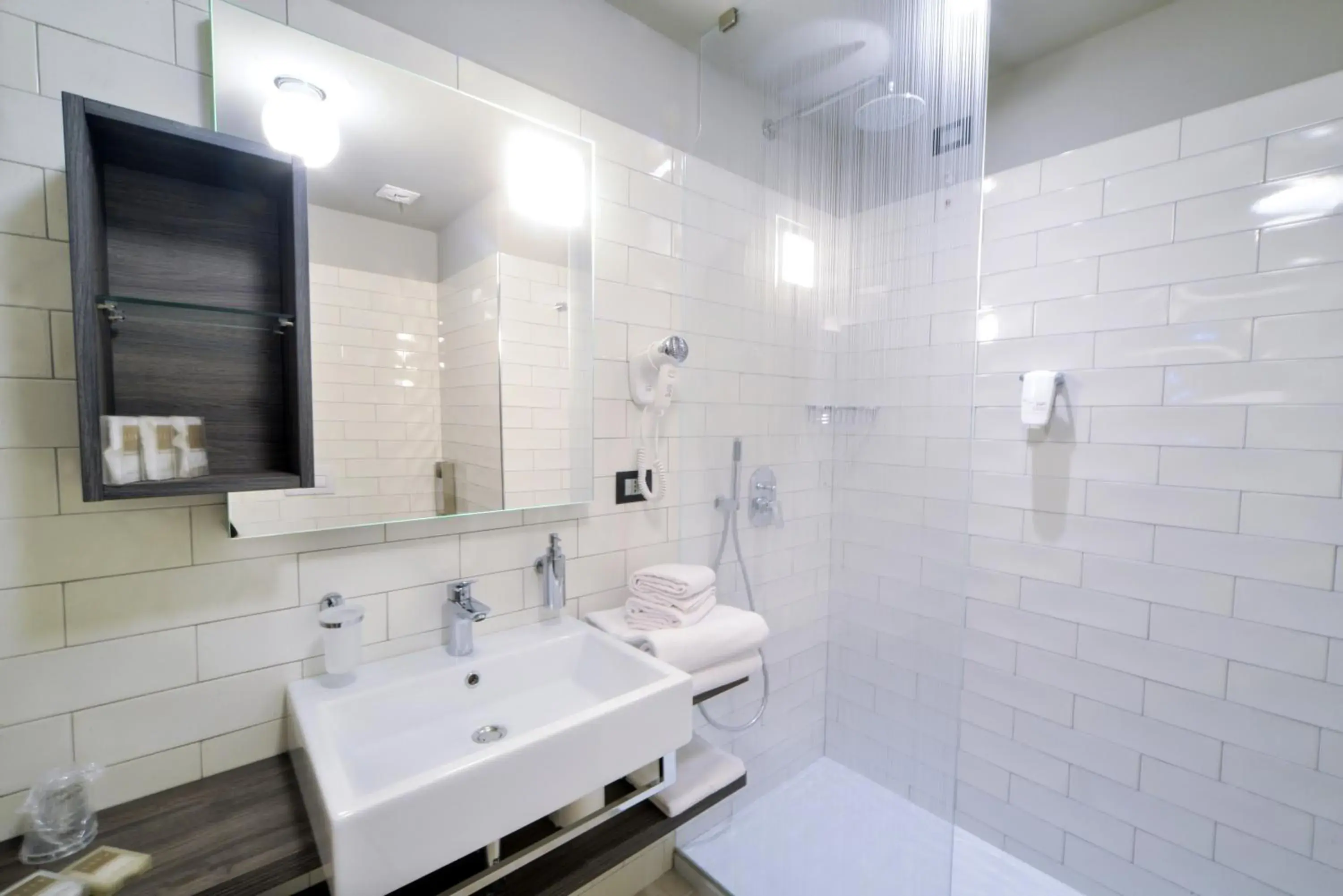 Shower, Bathroom in Nautilus Family Hotel