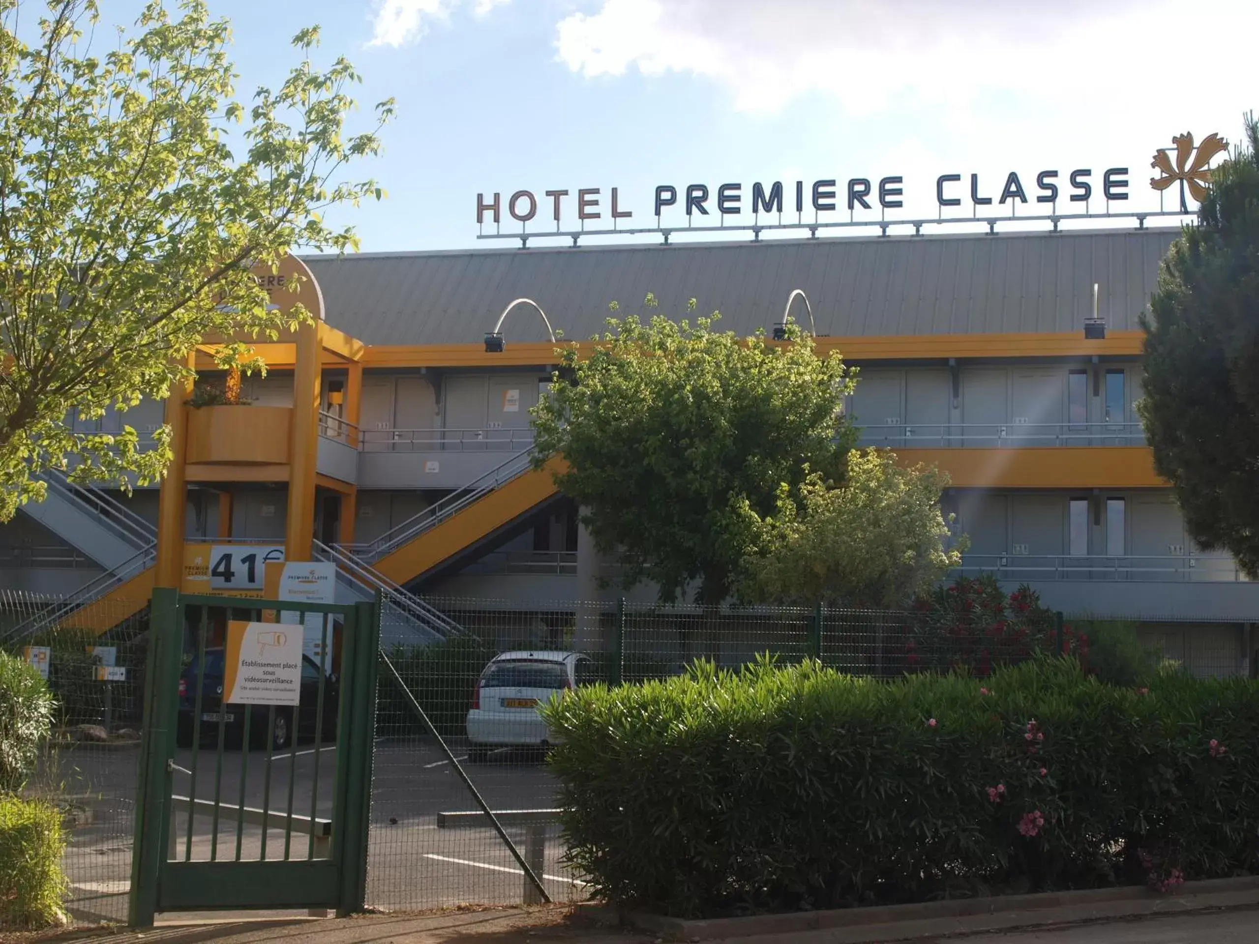 Property logo or sign in Premiere Classe Beziers