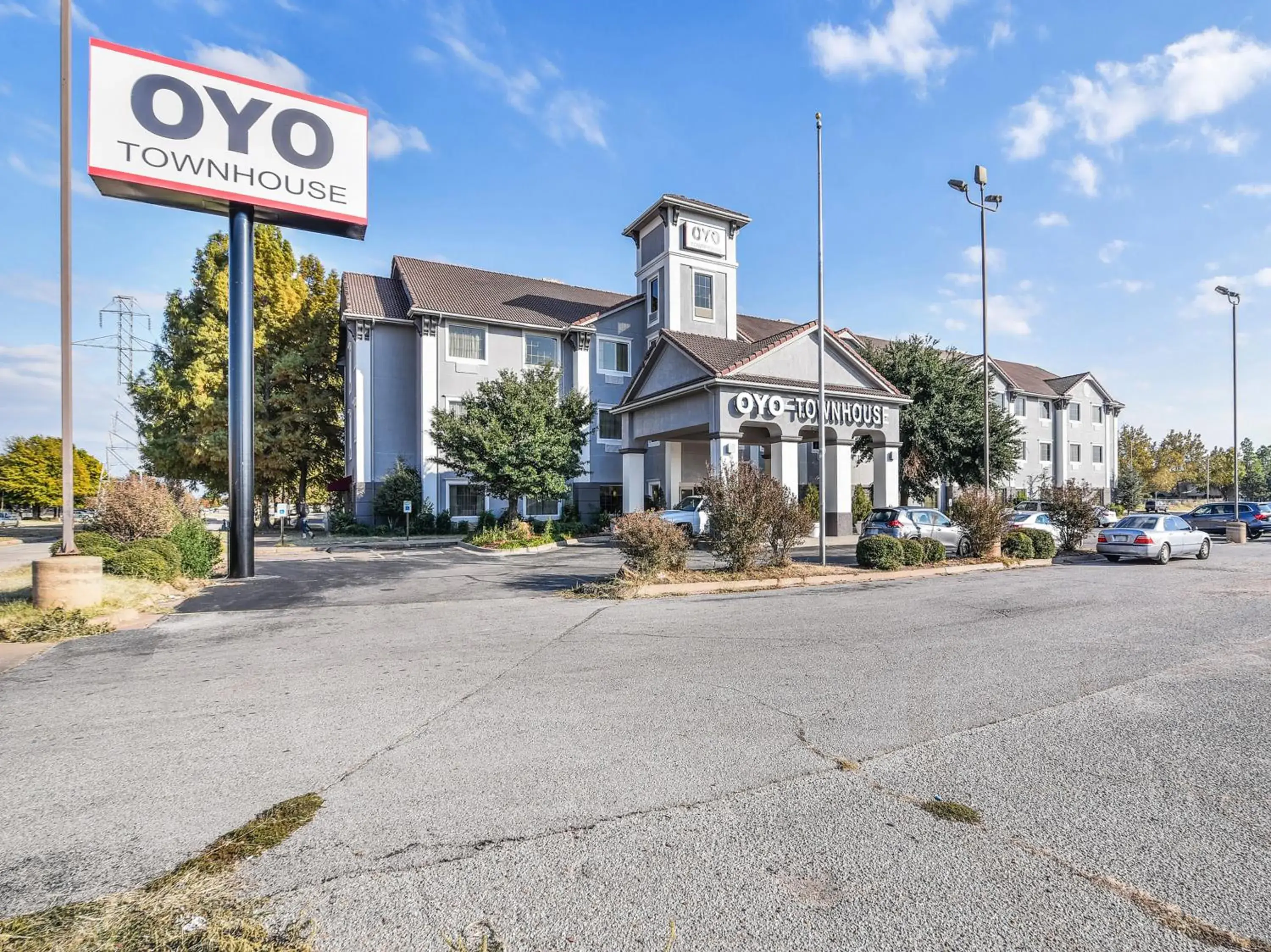 Property Building in OYO Townhouse Oklahoma City Airport
