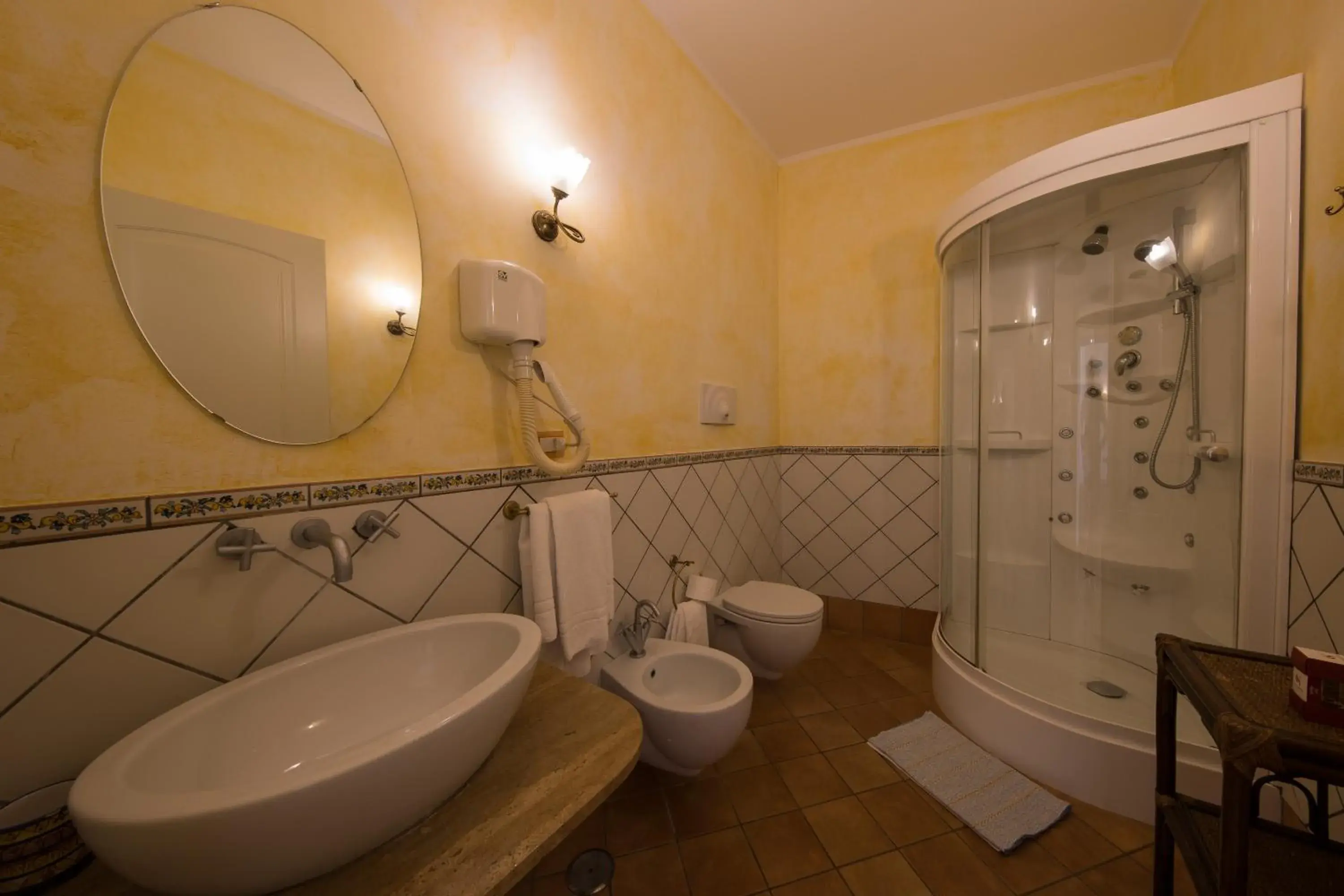 Bathroom in Hotel Scapolatiello