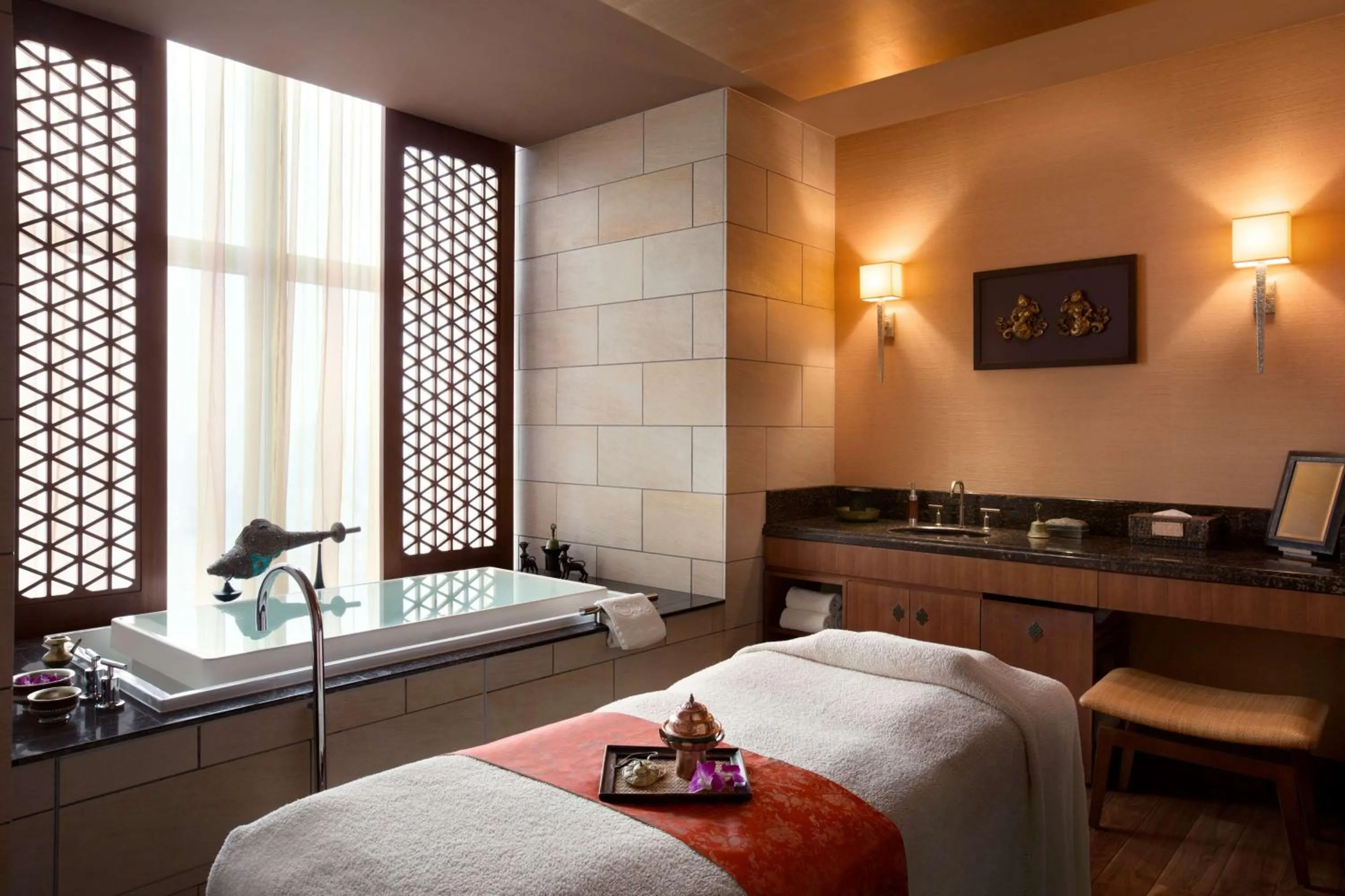 Spa and wellness centre/facilities, Bed in Shangri-La Tokyo