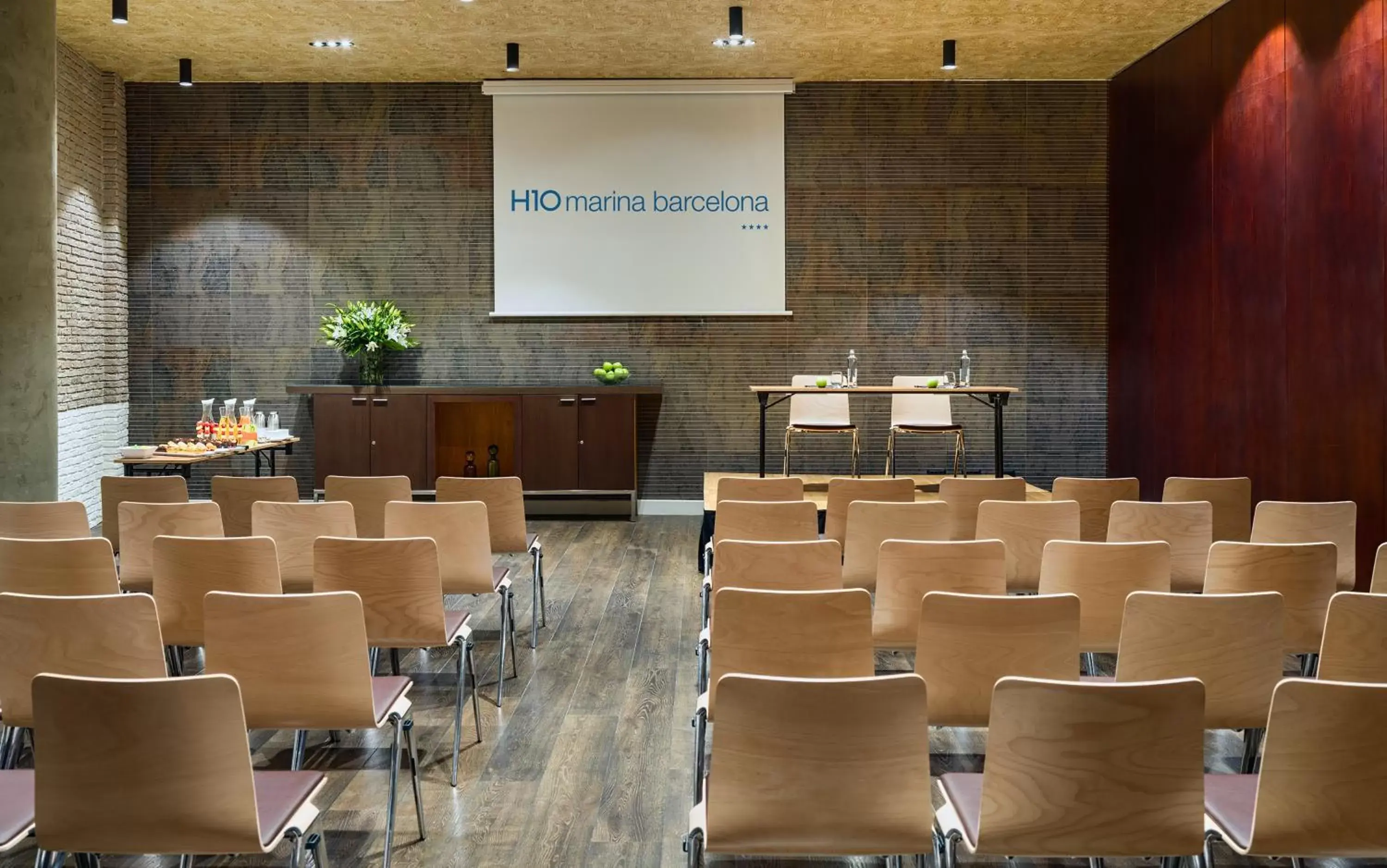 Meeting/conference room in H10 Marina Barcelona