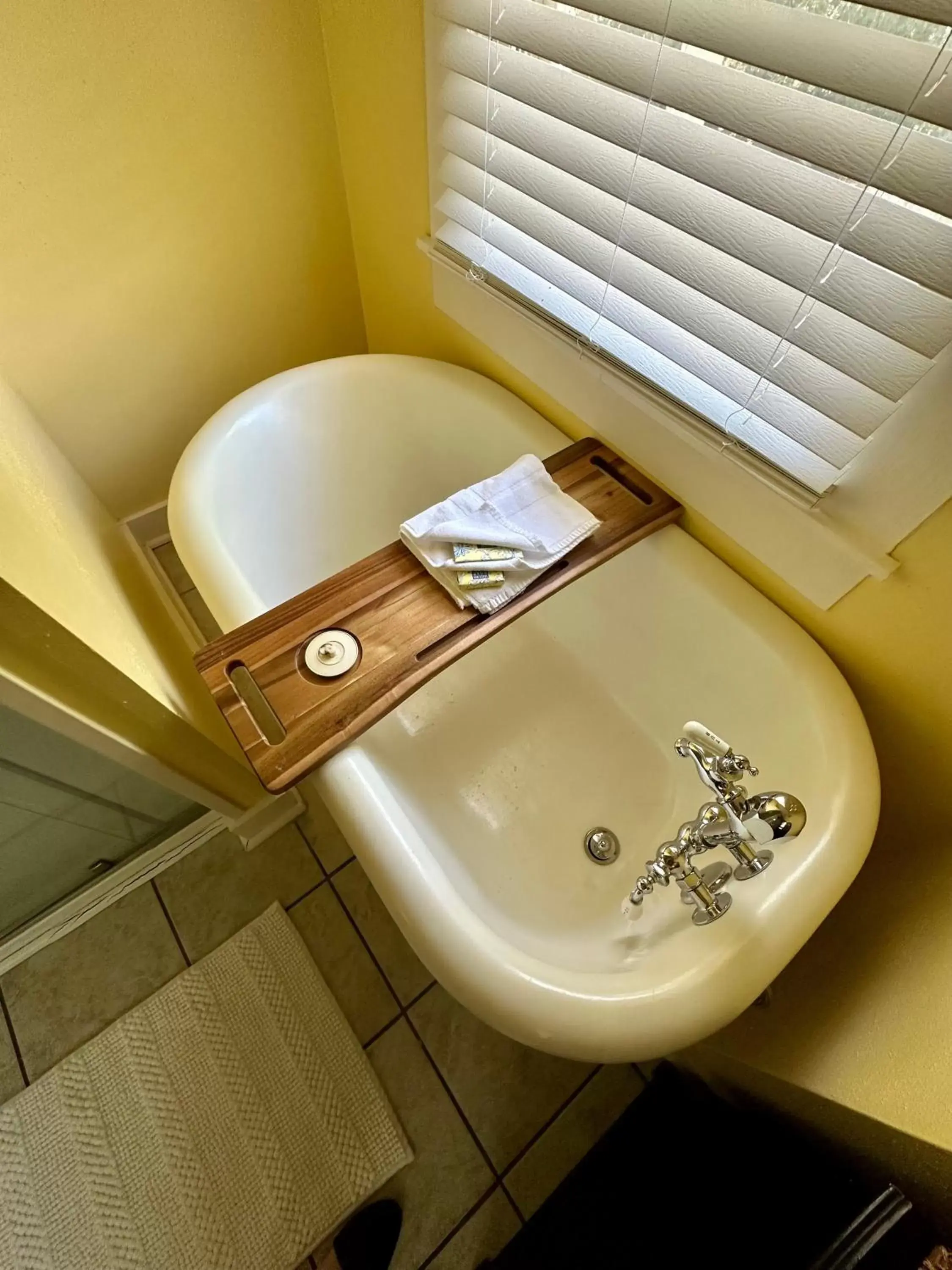 Bathroom in Red Rocker Inn