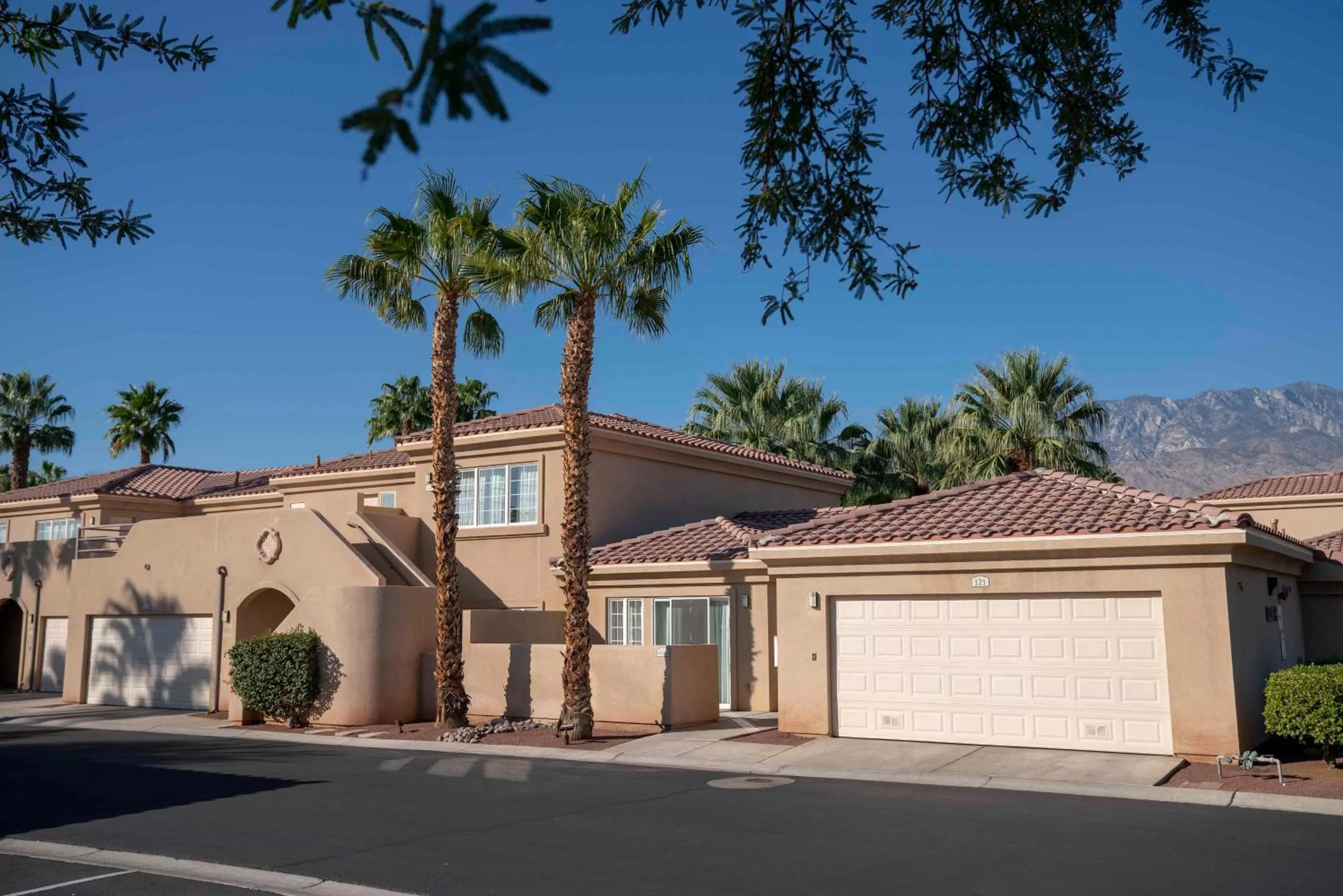 Property building in Raintree's Cimarron Golf Resort Palm Springs