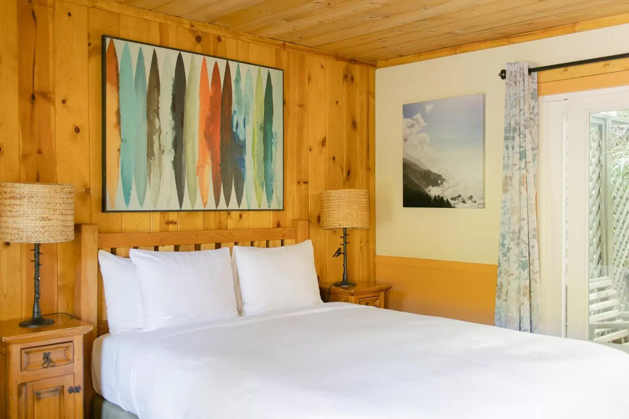Bed in Fernwood Resort