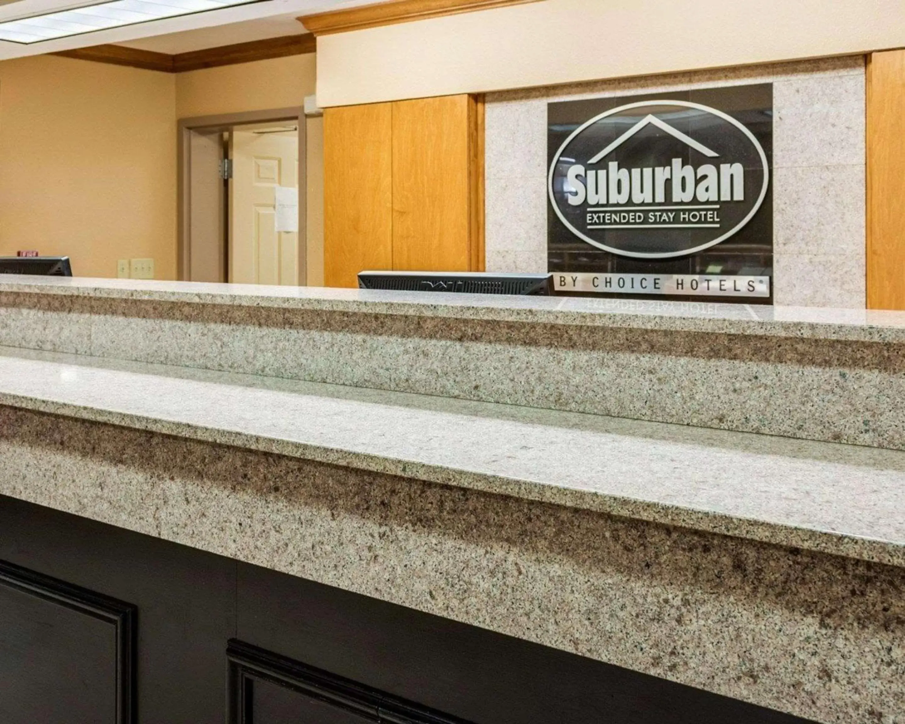 Lobby or reception in Suburban Studios Avondale Lobby or reception in Suburban Studios Avondale