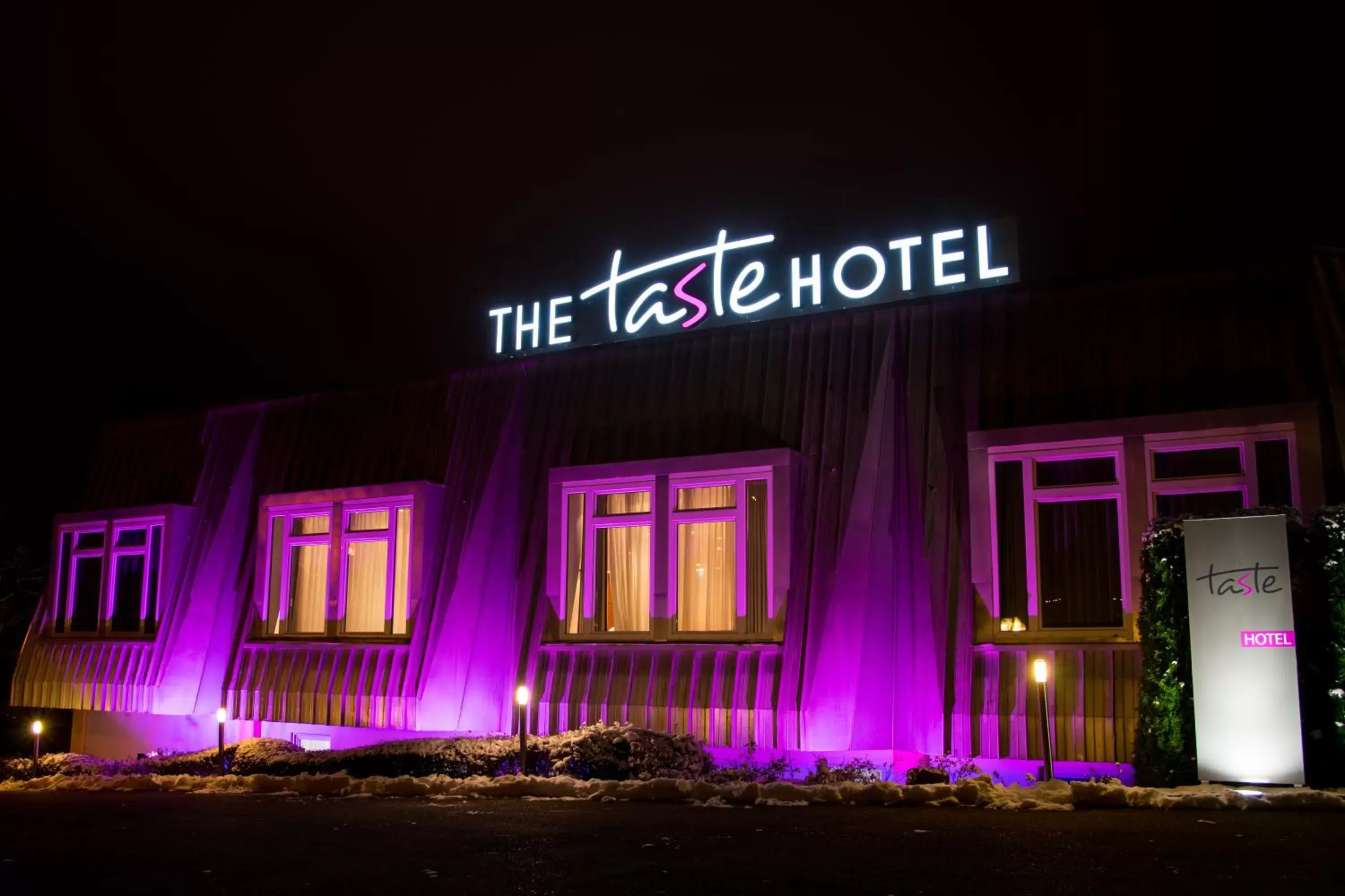 Facade/entrance, Property Building in Taste Hotel Heidenheim