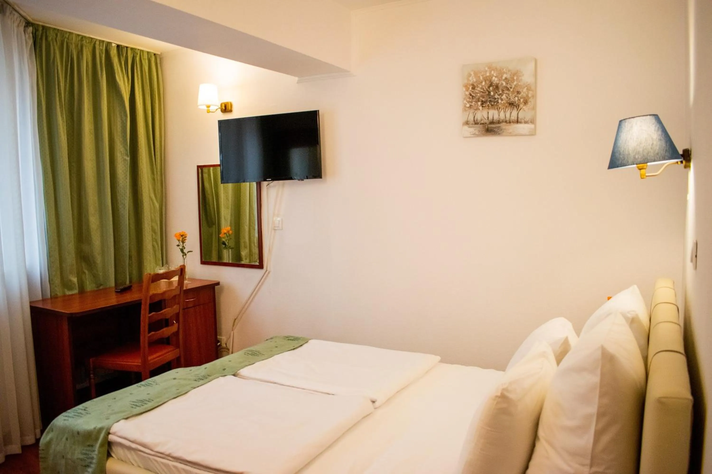 Bedroom, Bed in Atrium Hotel Bucharest City Center