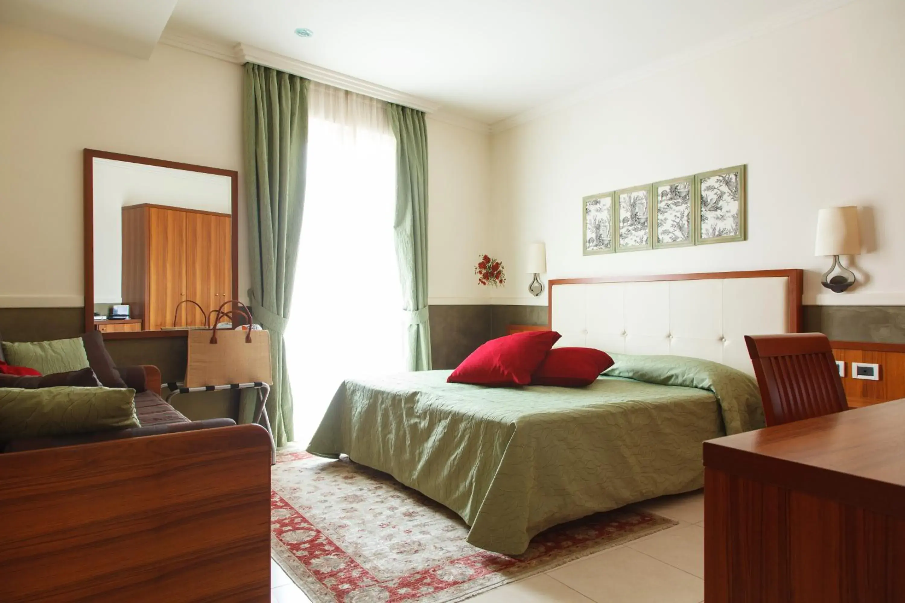 Photo of the whole room, Bed in Allegroitalia Alassio Rosa
