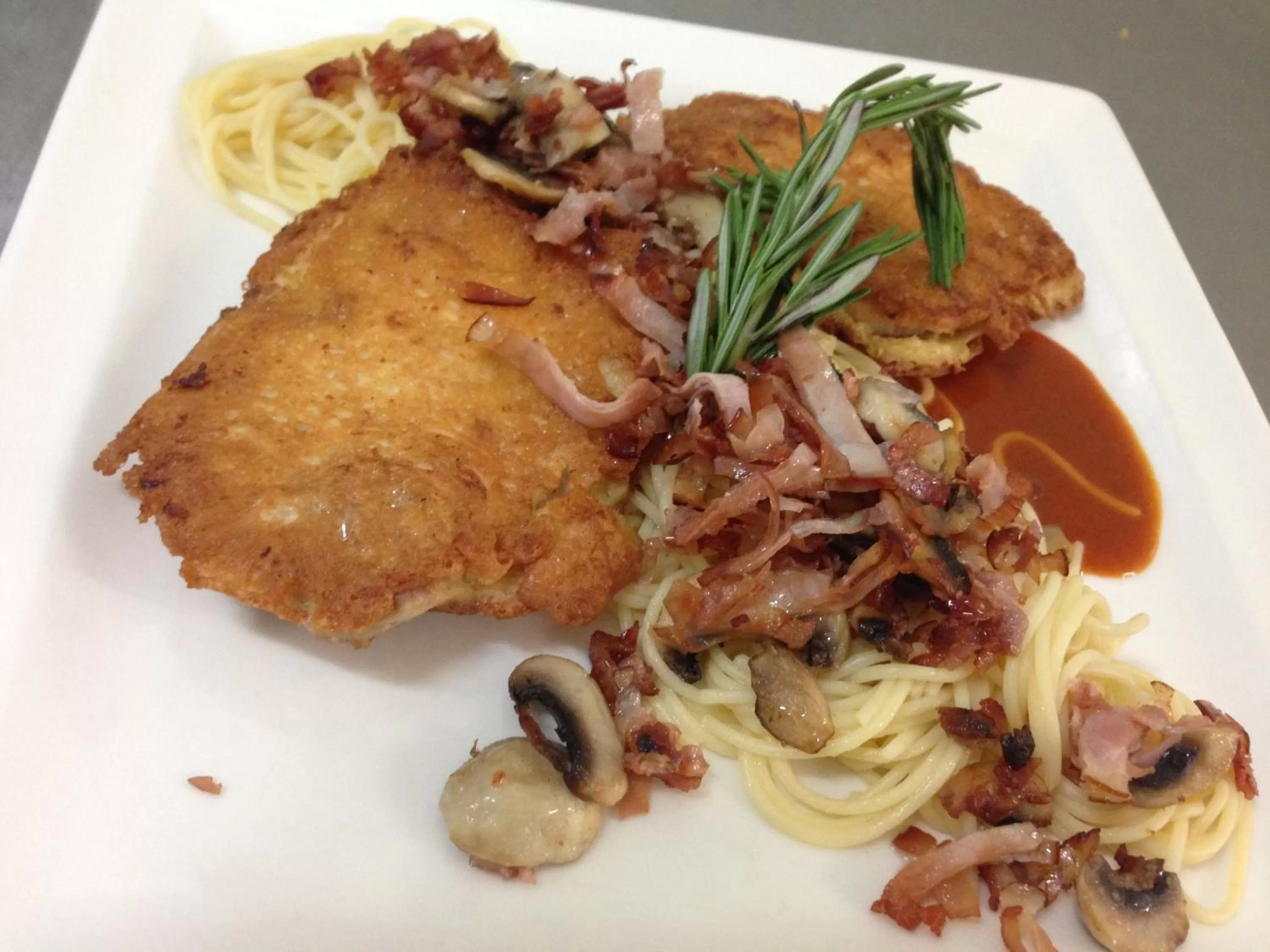 Food and drinks in Hotel Krone