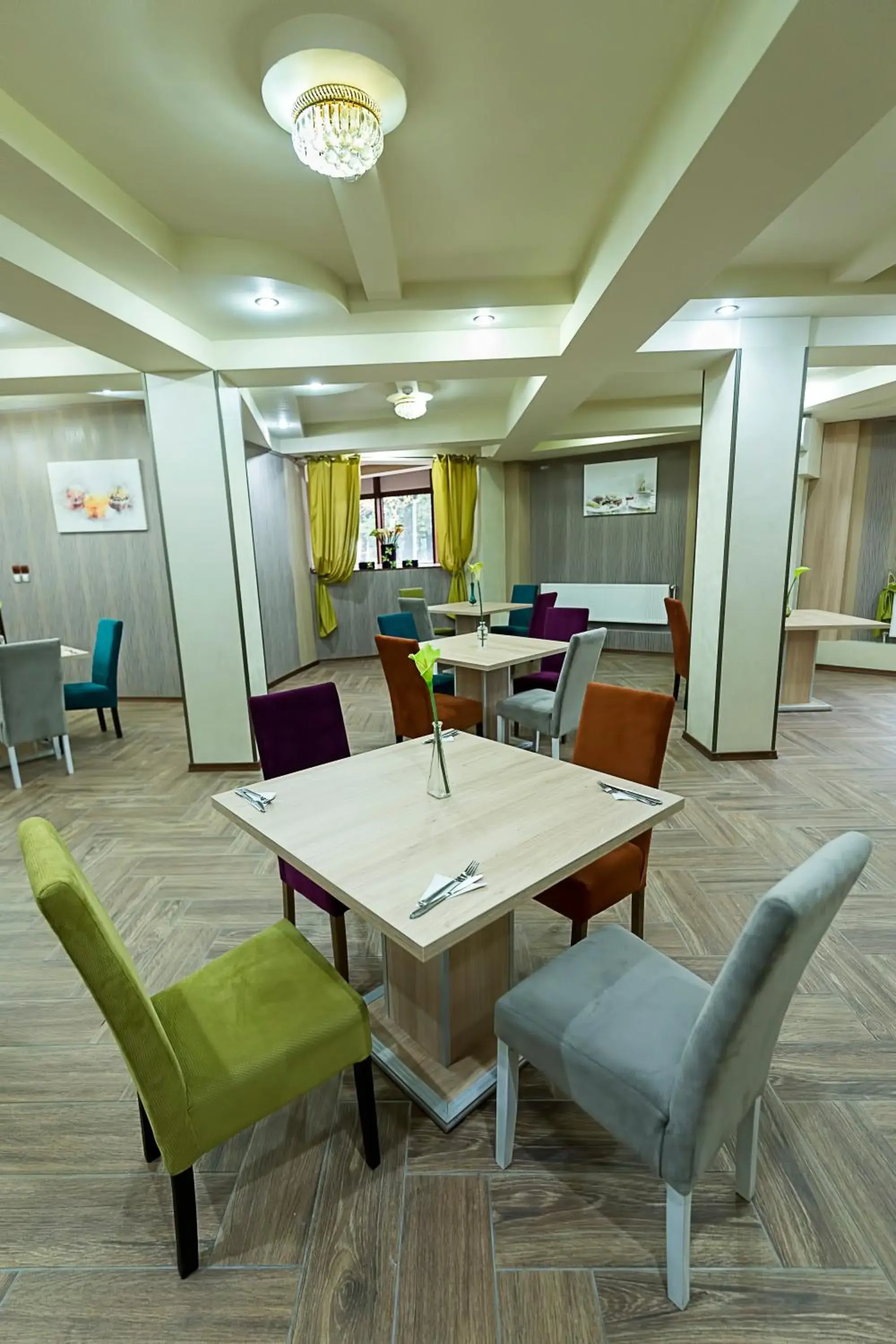 Restaurant/places to eat in Prestige Boutique Hotel Craiova Restaurant/places to eat in Prestige Boutique Hotel Craiova