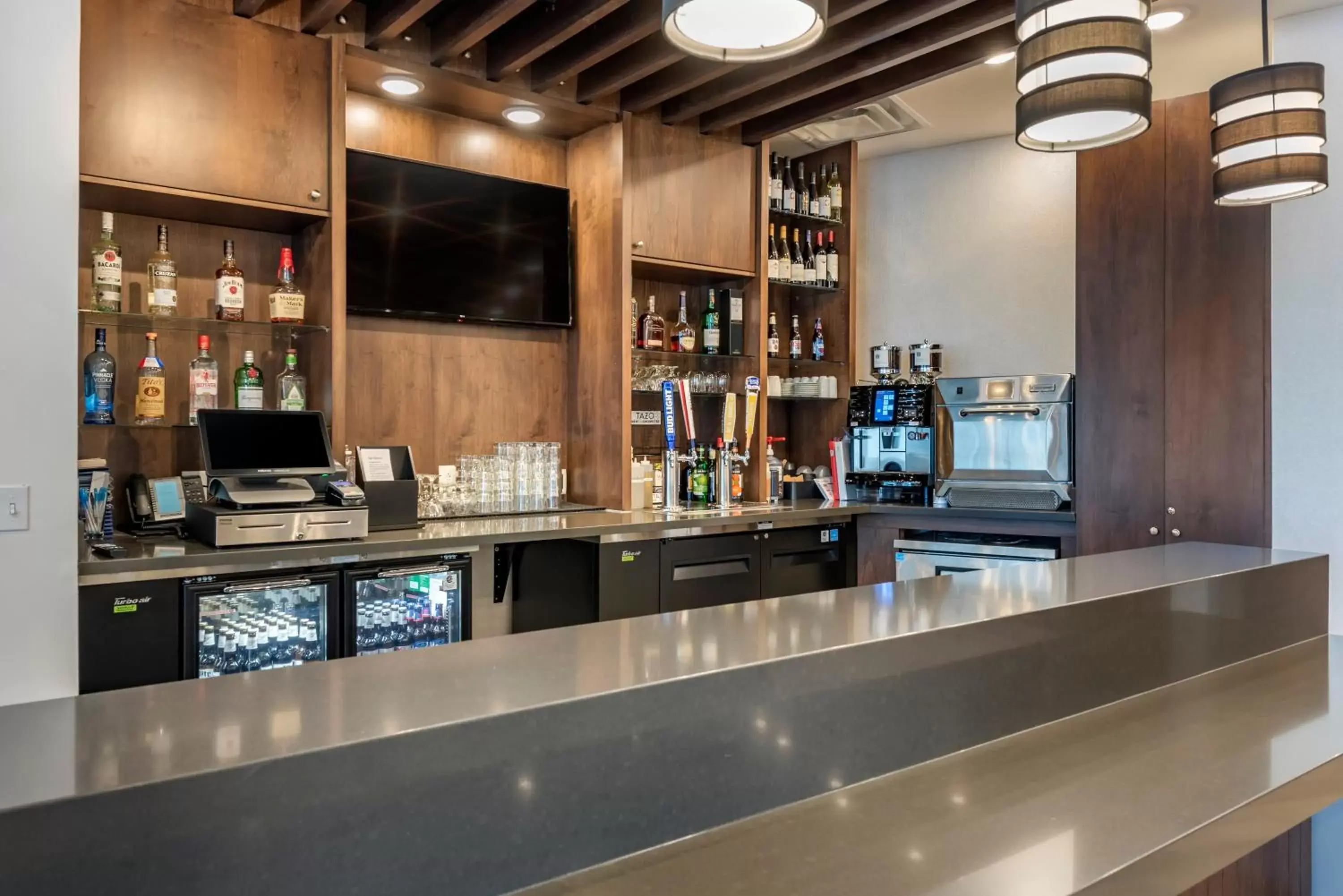 Lounge or bar in Hyatt Place Indianapolis Carmel Lounge or bar in Hyatt Place Indianapolis Carmel