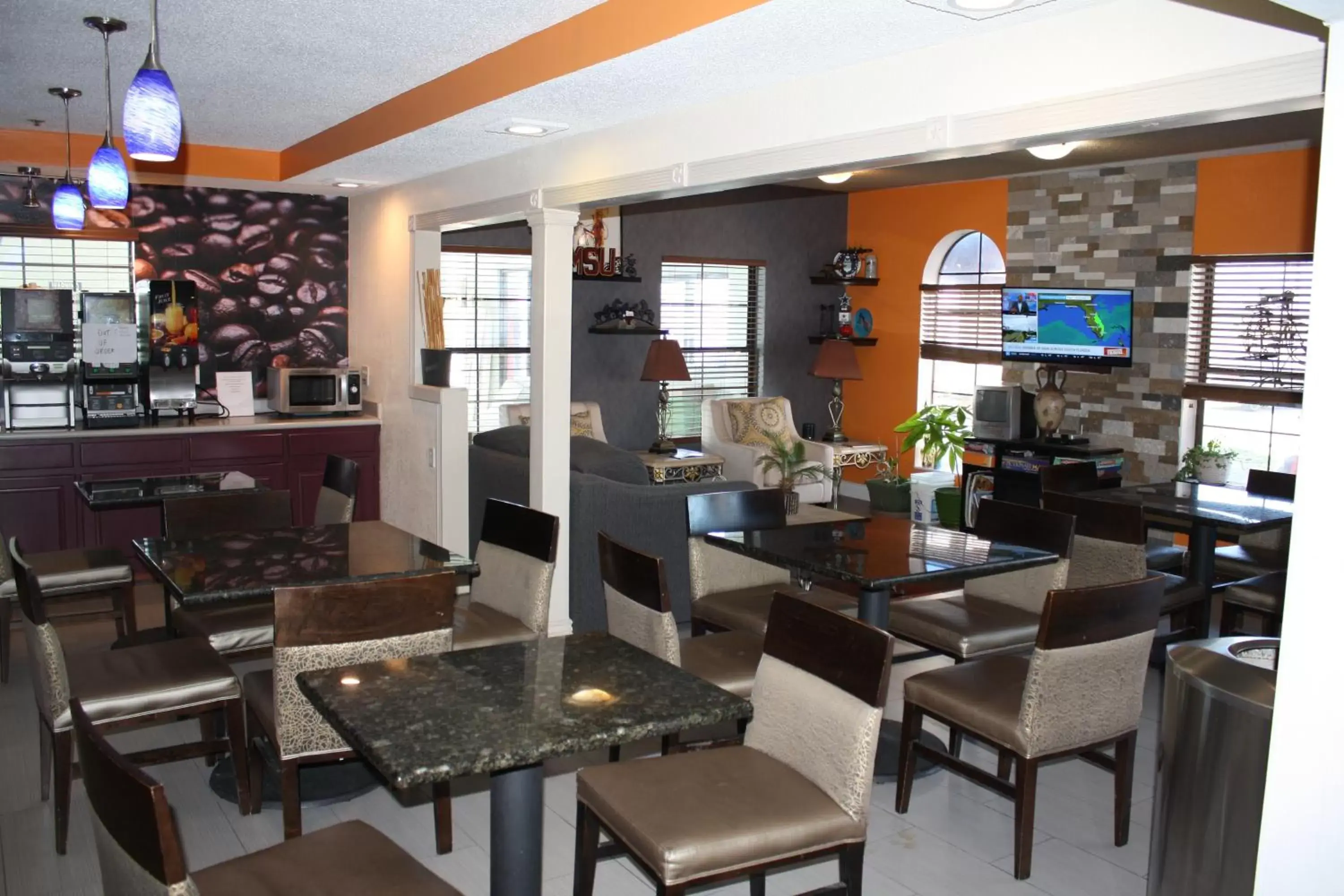 Breakfast, Restaurant/Places to Eat in Executive Inn and Suites Wichita Falls