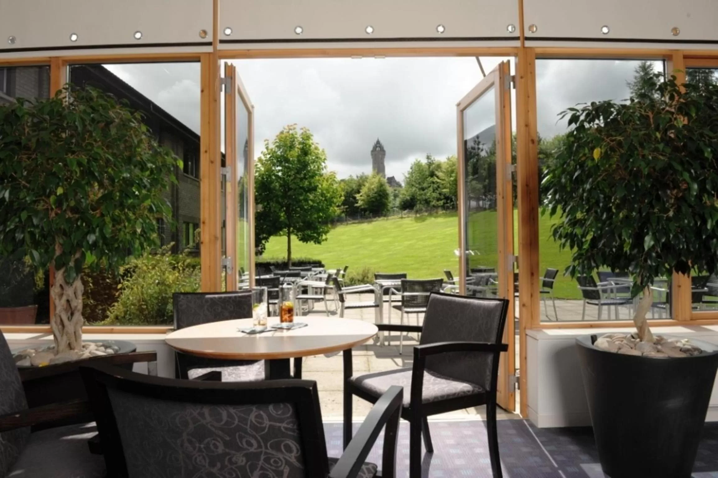 Patio in Stirling Court Hotel