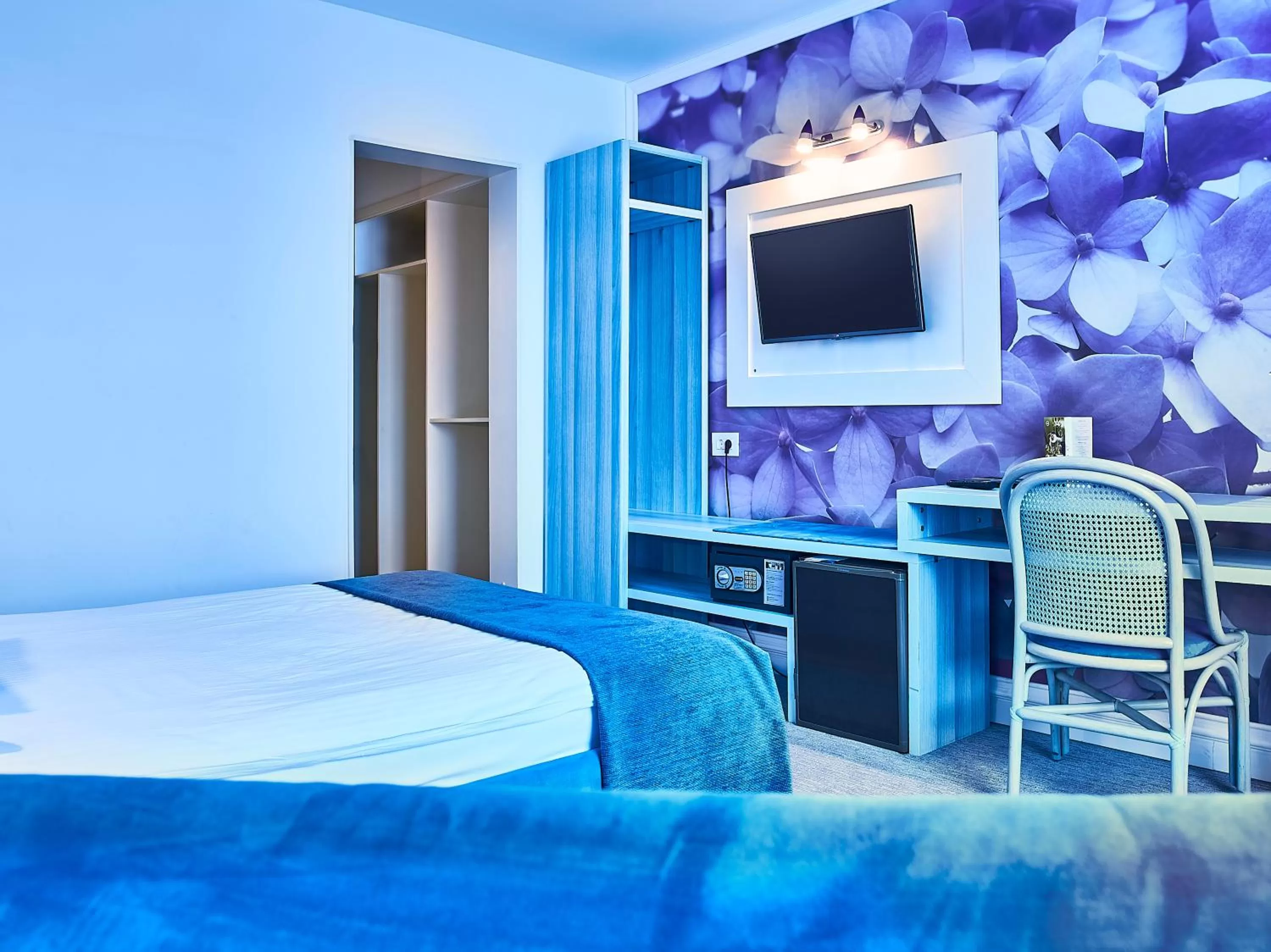 TV and multimedia, Bed in Continental Forum Tirgu Mures