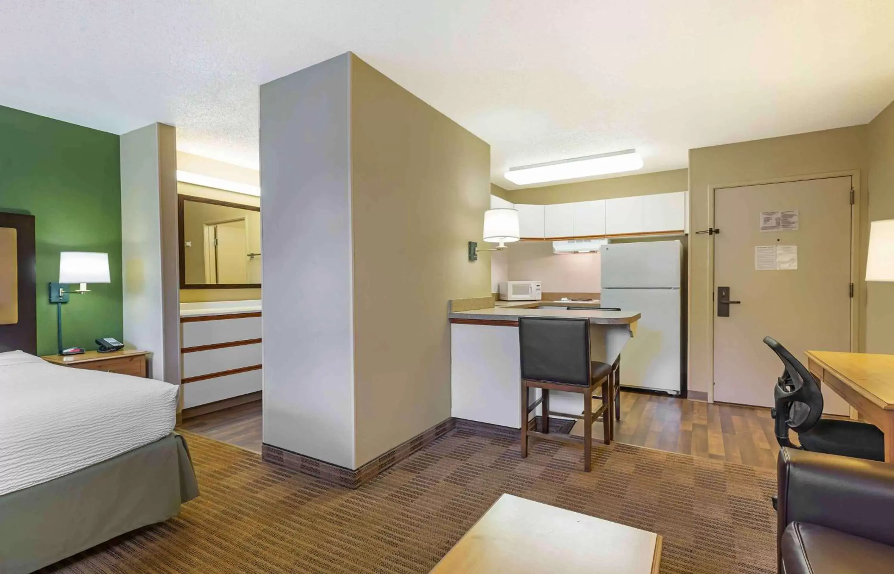 Bedroom in Extended Stay America Suites - Boston - Marlborough