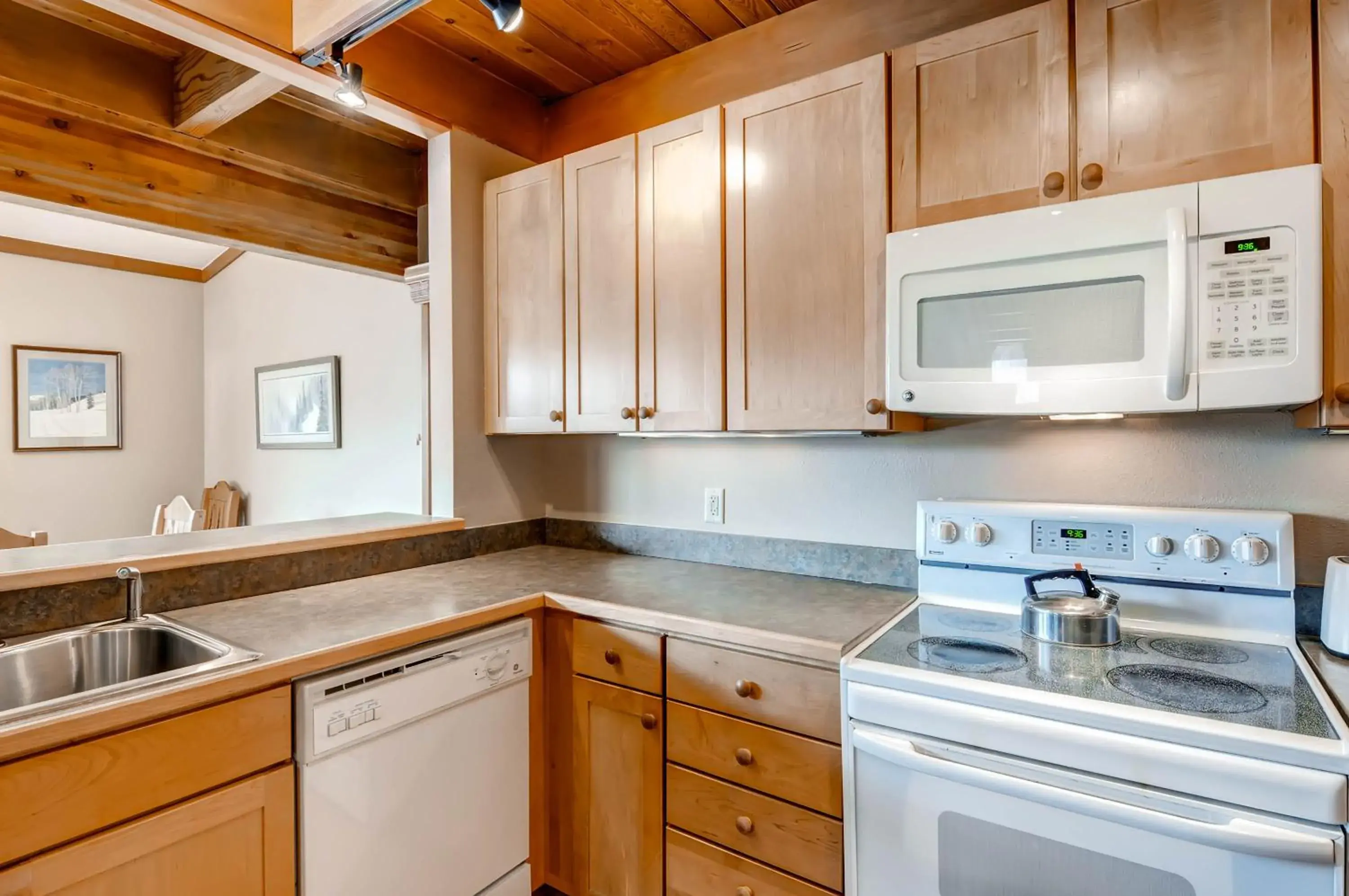 Kitchen or kitchenette, Kitchen/Kitchenette in Aspen Ridge Condominiums by Keystone Resort