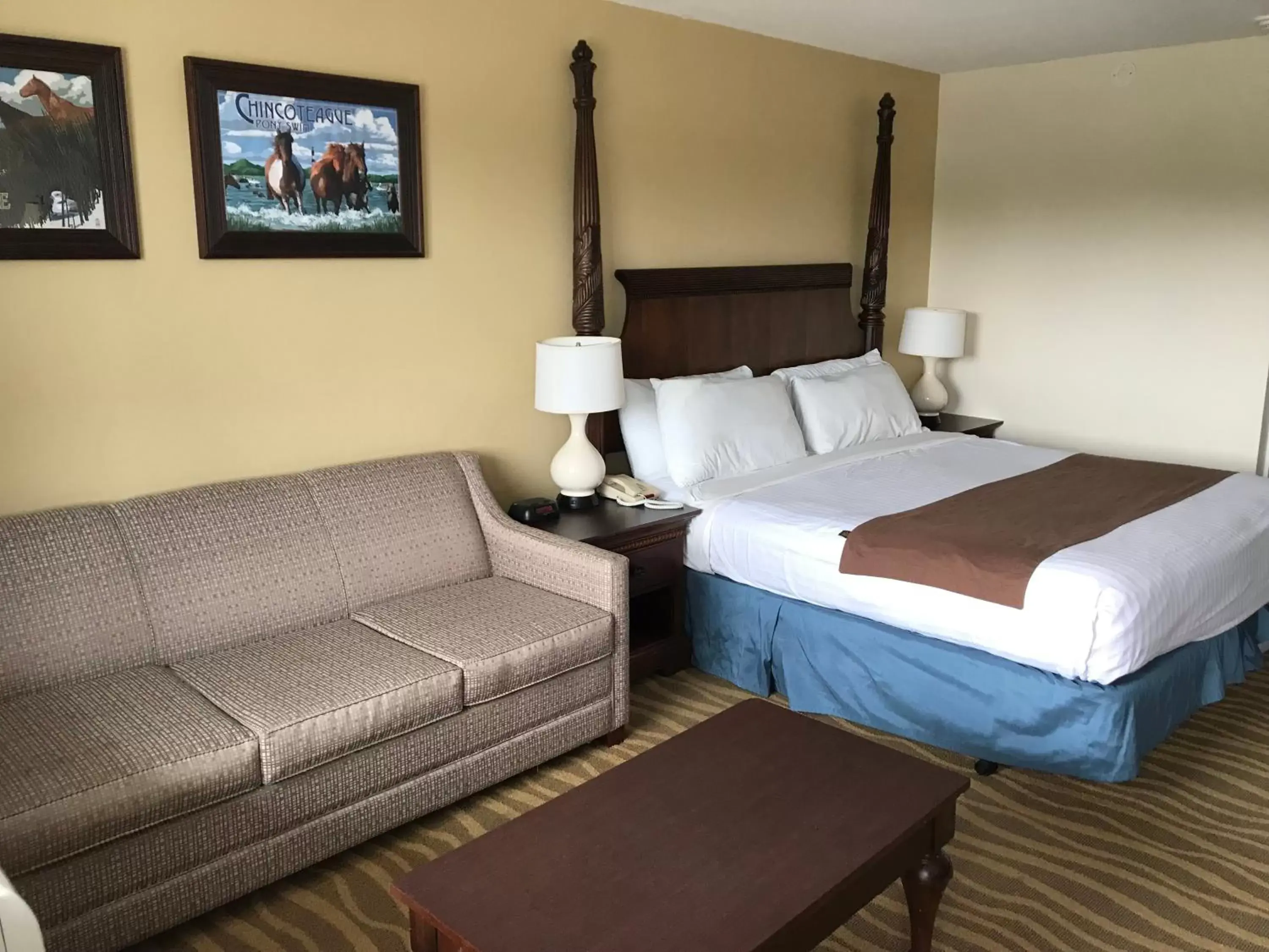 Bedroom, Bed in Chincoteague Inn