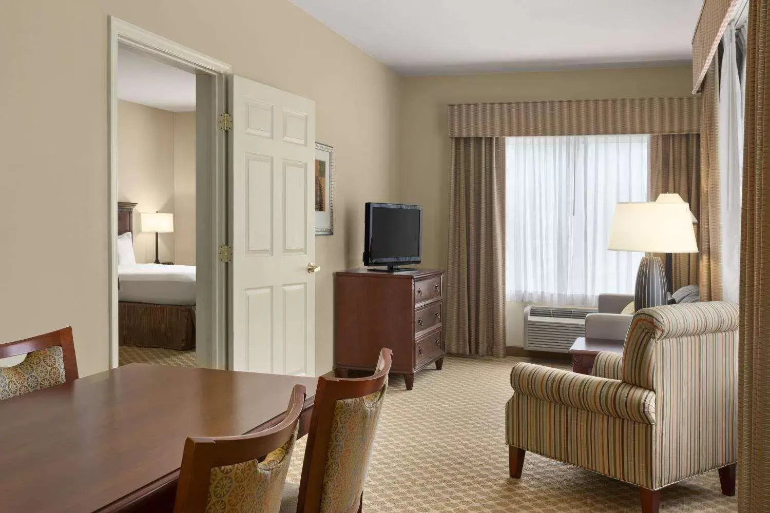 Photo of the whole room, Seating Area in Country Inn & Suites by Radisson, Saraland, AL