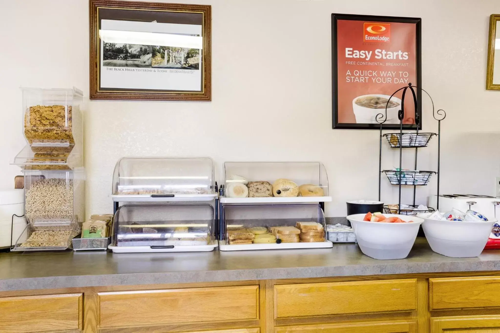 Food in Econo Lodge, Downtown Custer Near Custer State Park and Mt Rushmore