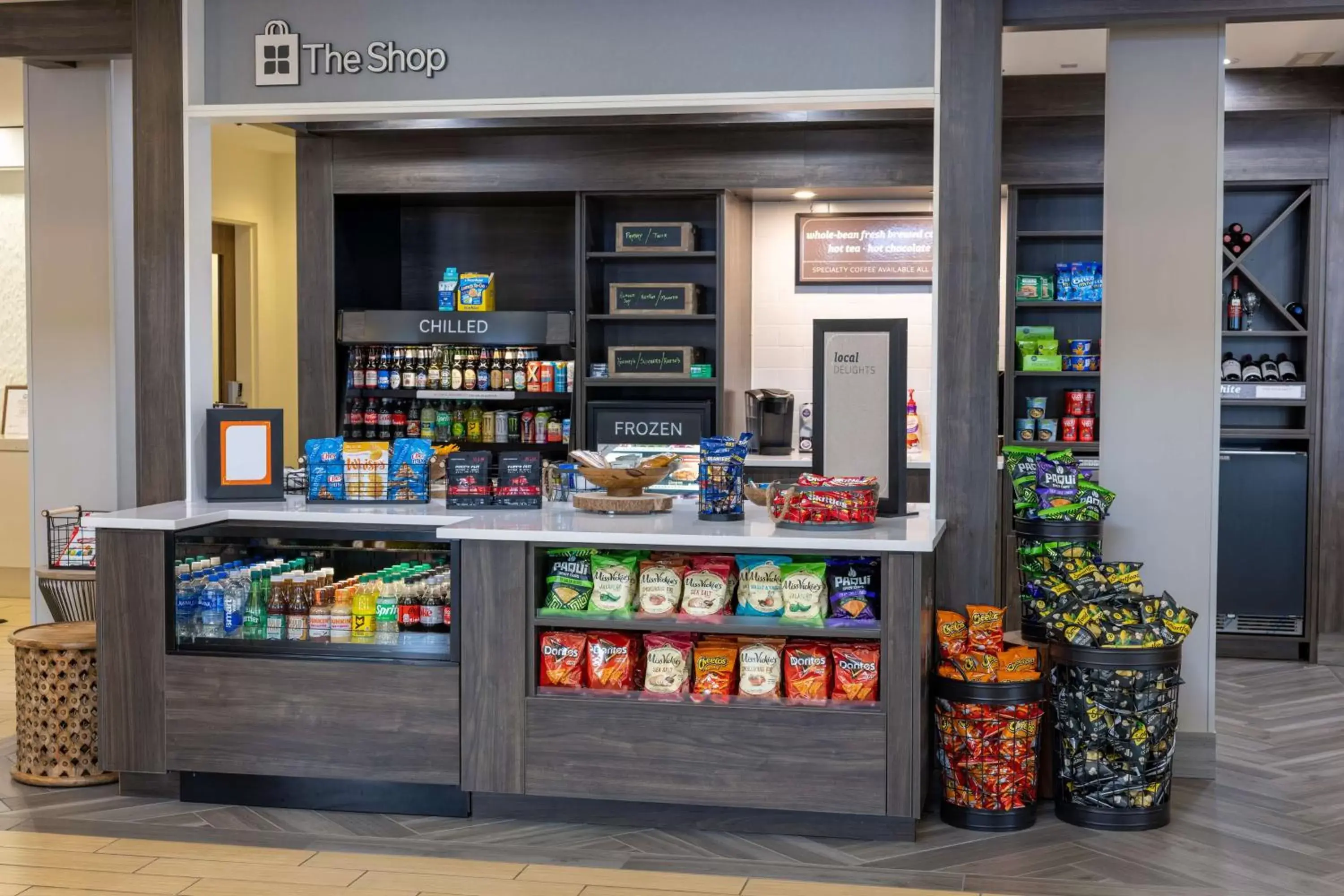 Restaurant/places to eat, Supermarket/Shops in Hilton Garden Inn Roanoke