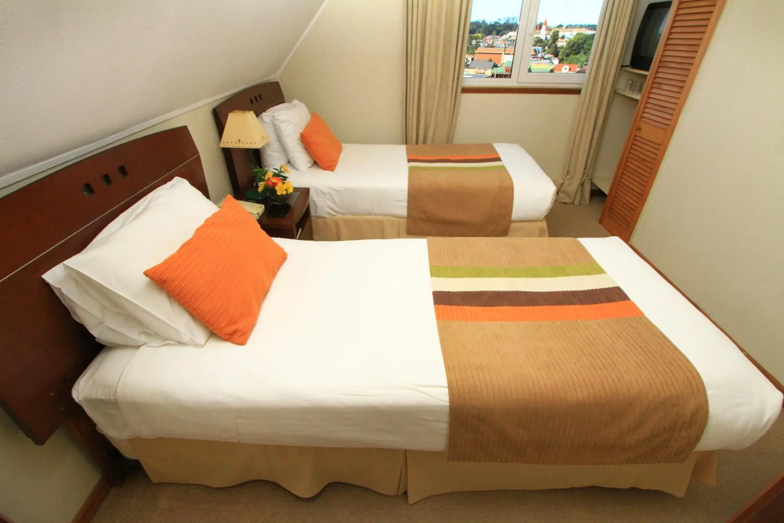 Photo of the whole room, Bed in Park Inn by Radisson Puerto Varas