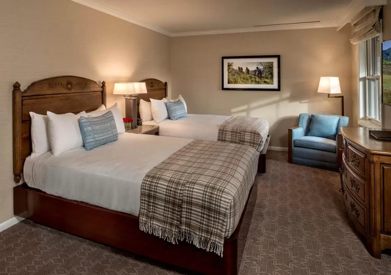 Bedroom, Bed in Sun Valley Resort Bedroom, Bed in Sun Valley Resort