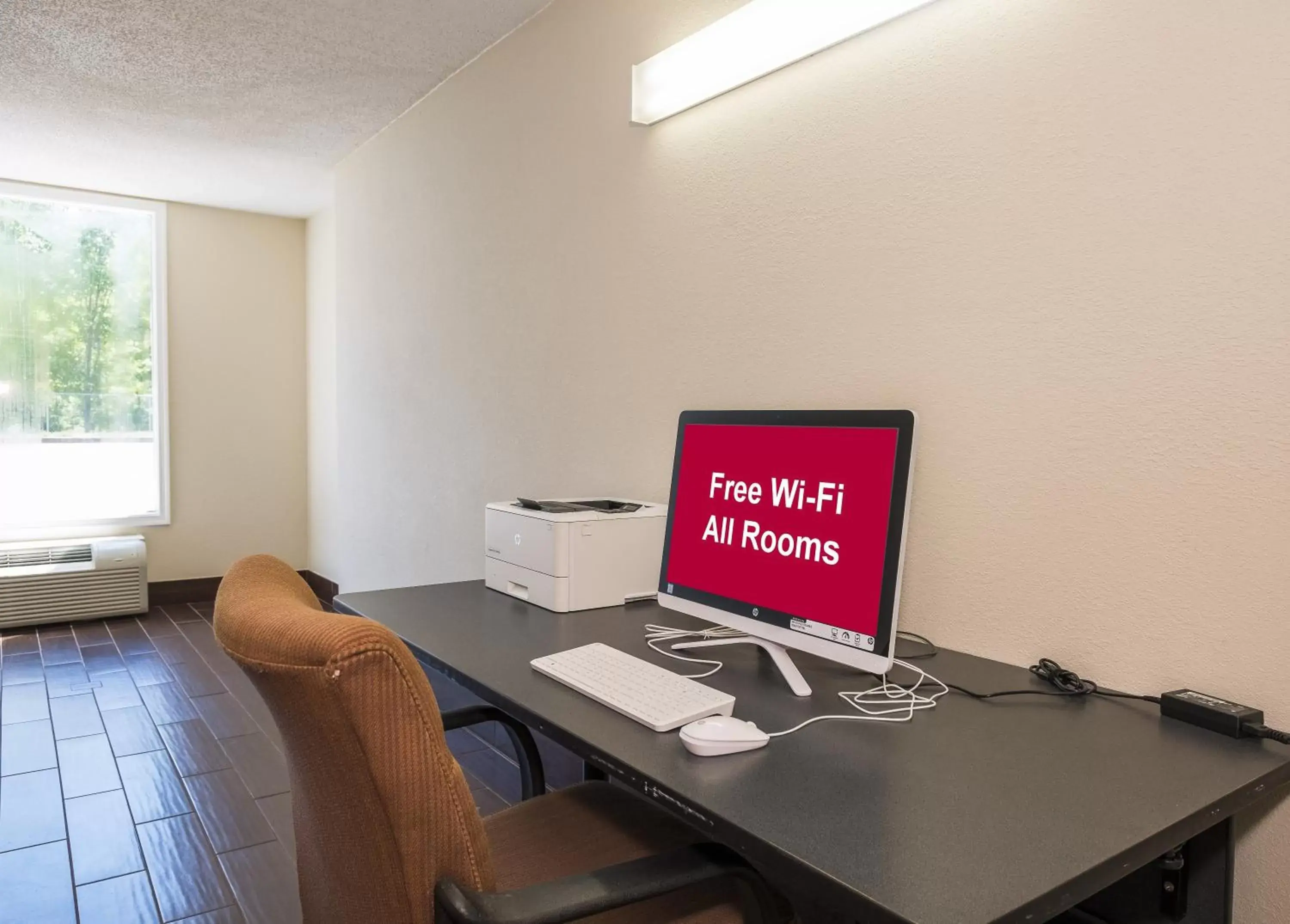 Business facilities in Red Roof Inn Dumfries-Quantico