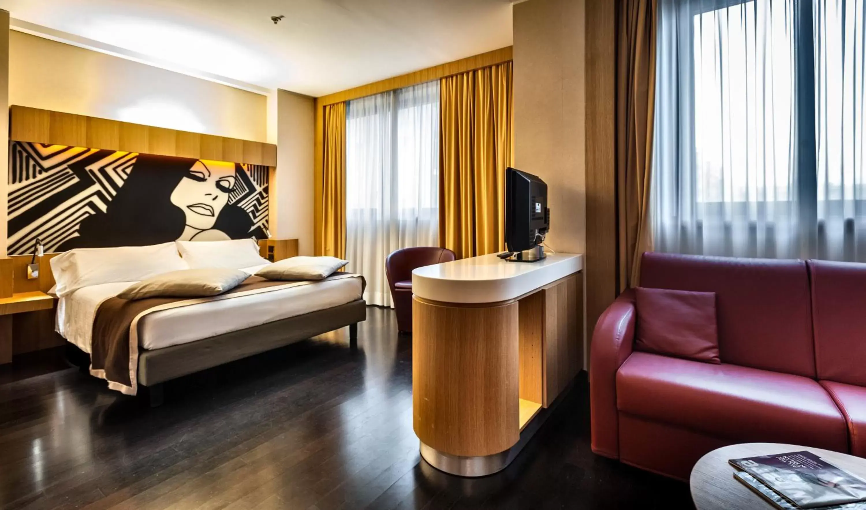 Photo of the whole room, Bed in Crowne Plaza Milan City, an IHG Hotel