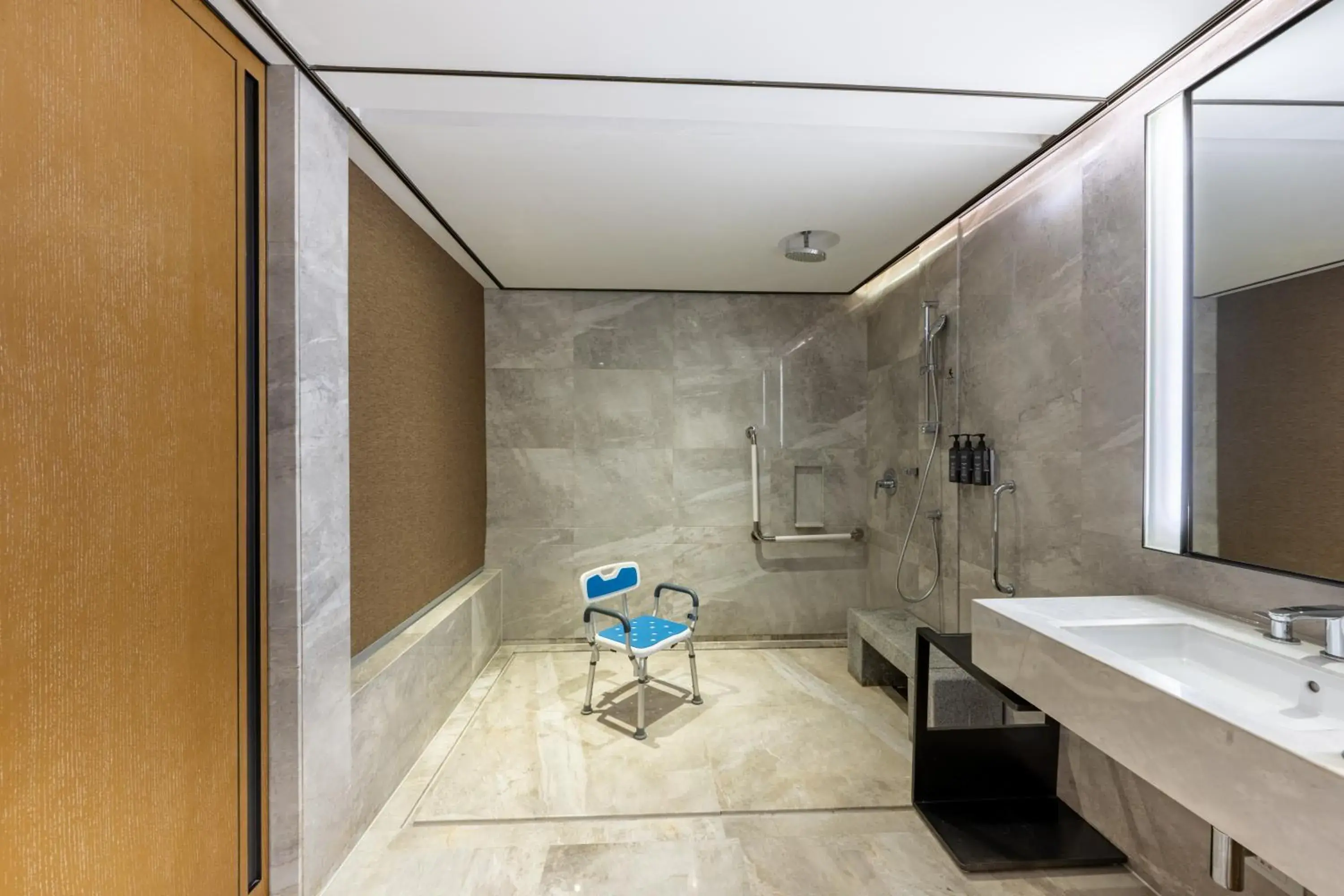 Toilet, Bathroom in Sheraton Grand Hangzhou Binjiang Hotel