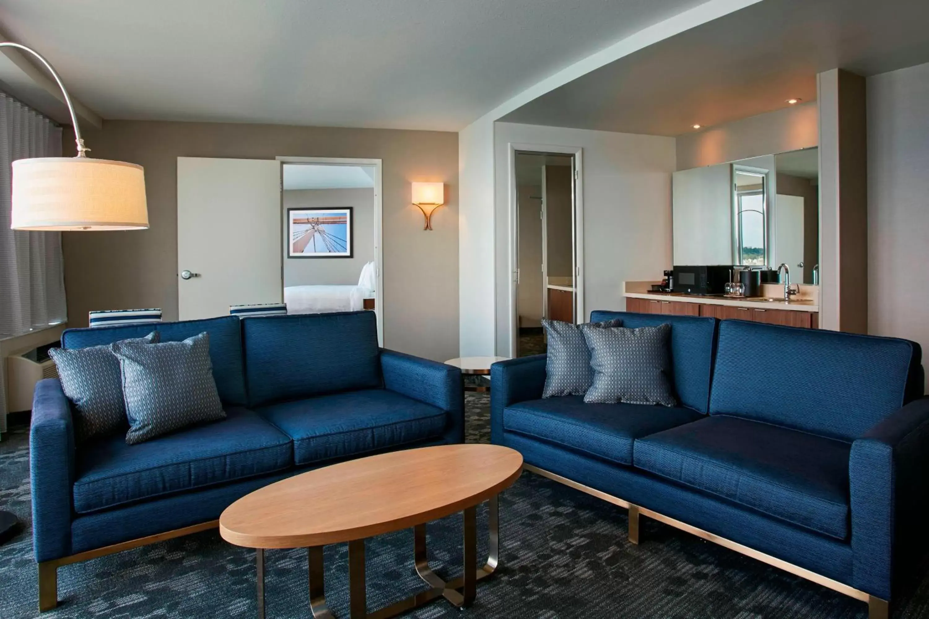 Living room, Seating Area in Courtyard by Marriott Erie Bayfront