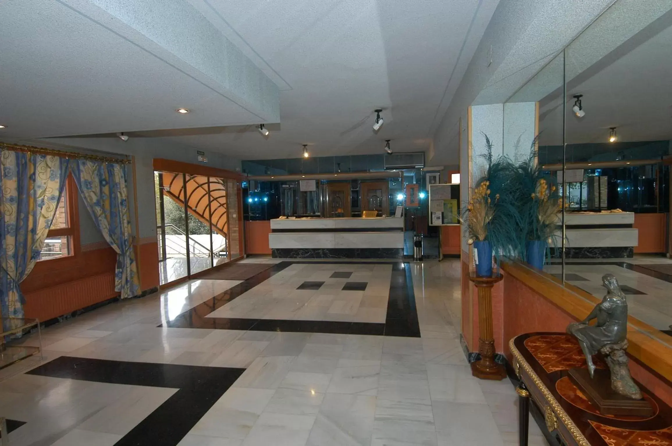 Facade/entrance, Lobby/Reception in Hotel Corregidor