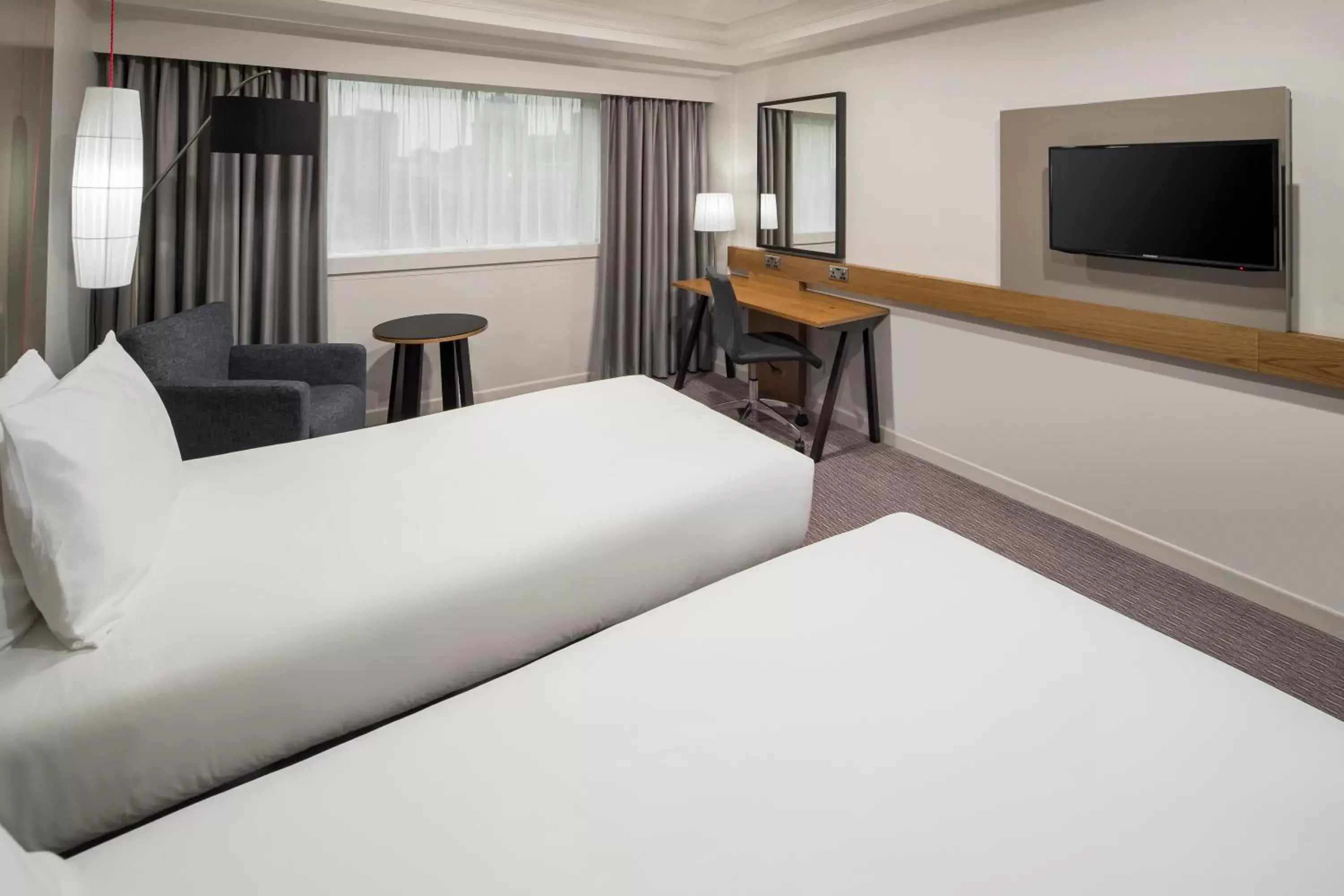 Bedroom, Bed in Crowne Plaza Nottingham, an IHG Hotel