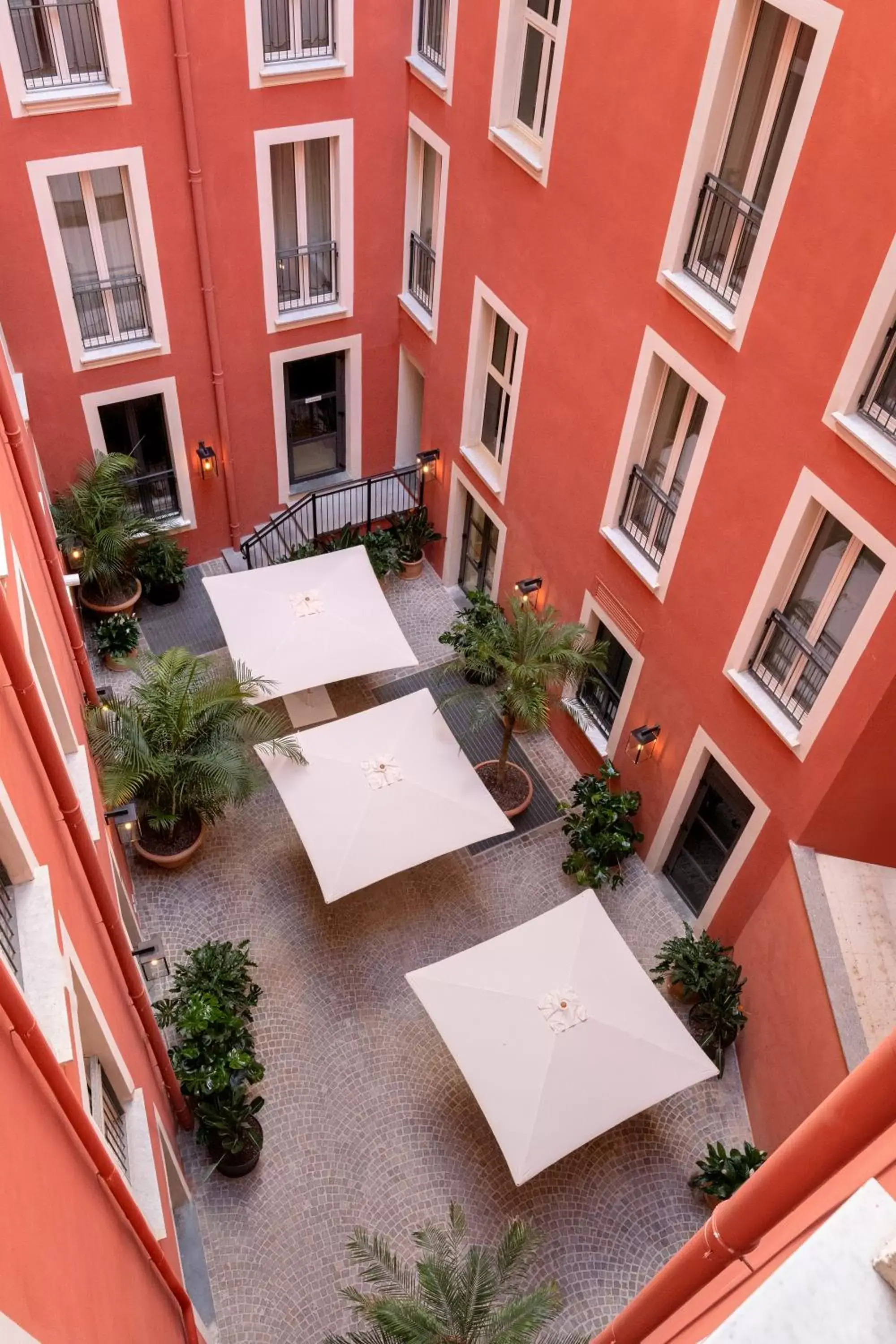 Inner courtyard view in UNAHOTELS Trastevere Roma